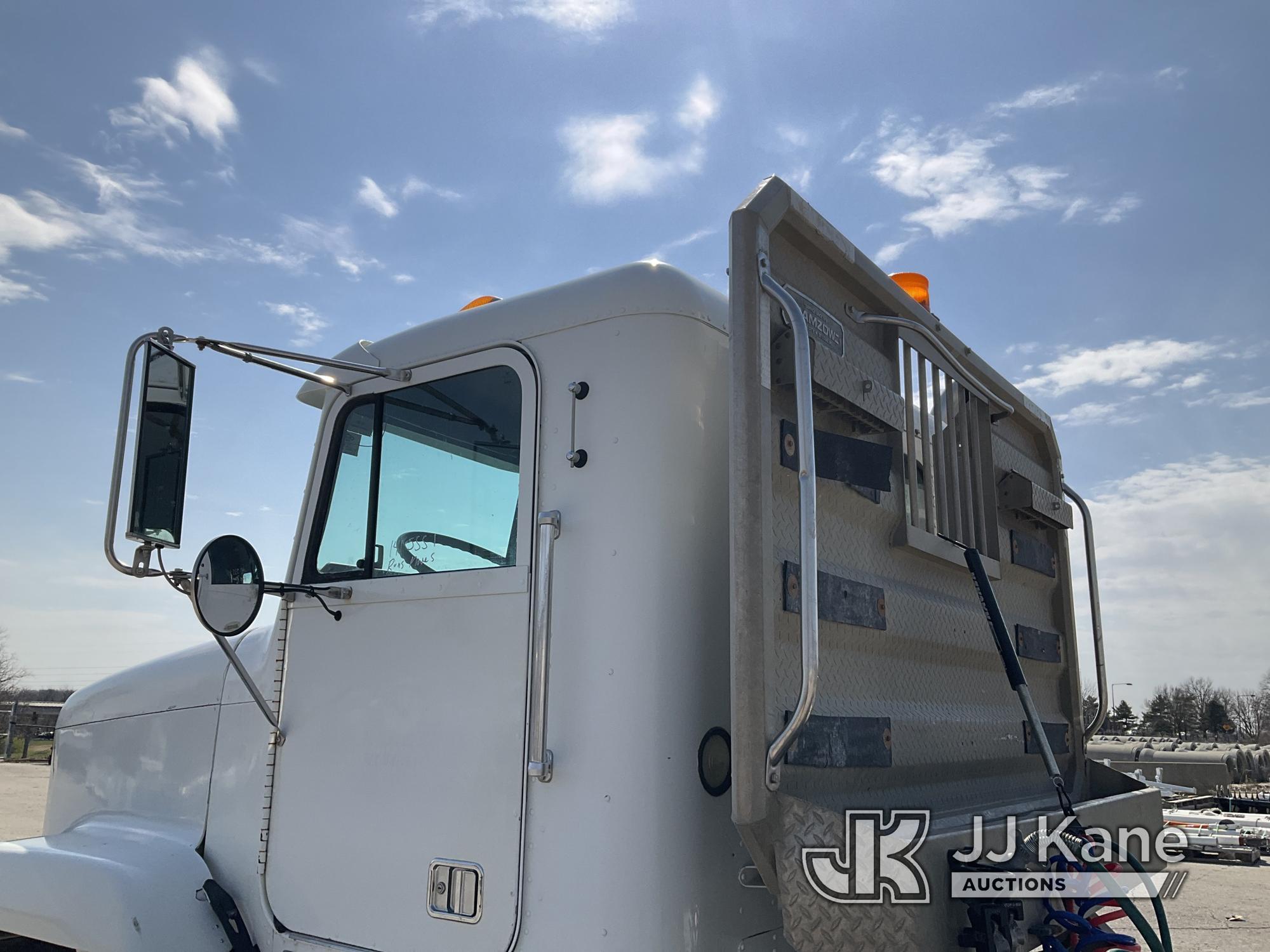 (Kansas City, MO) 2001 Freightliner FLD120 T/A Truck Tractor Runs & Moves