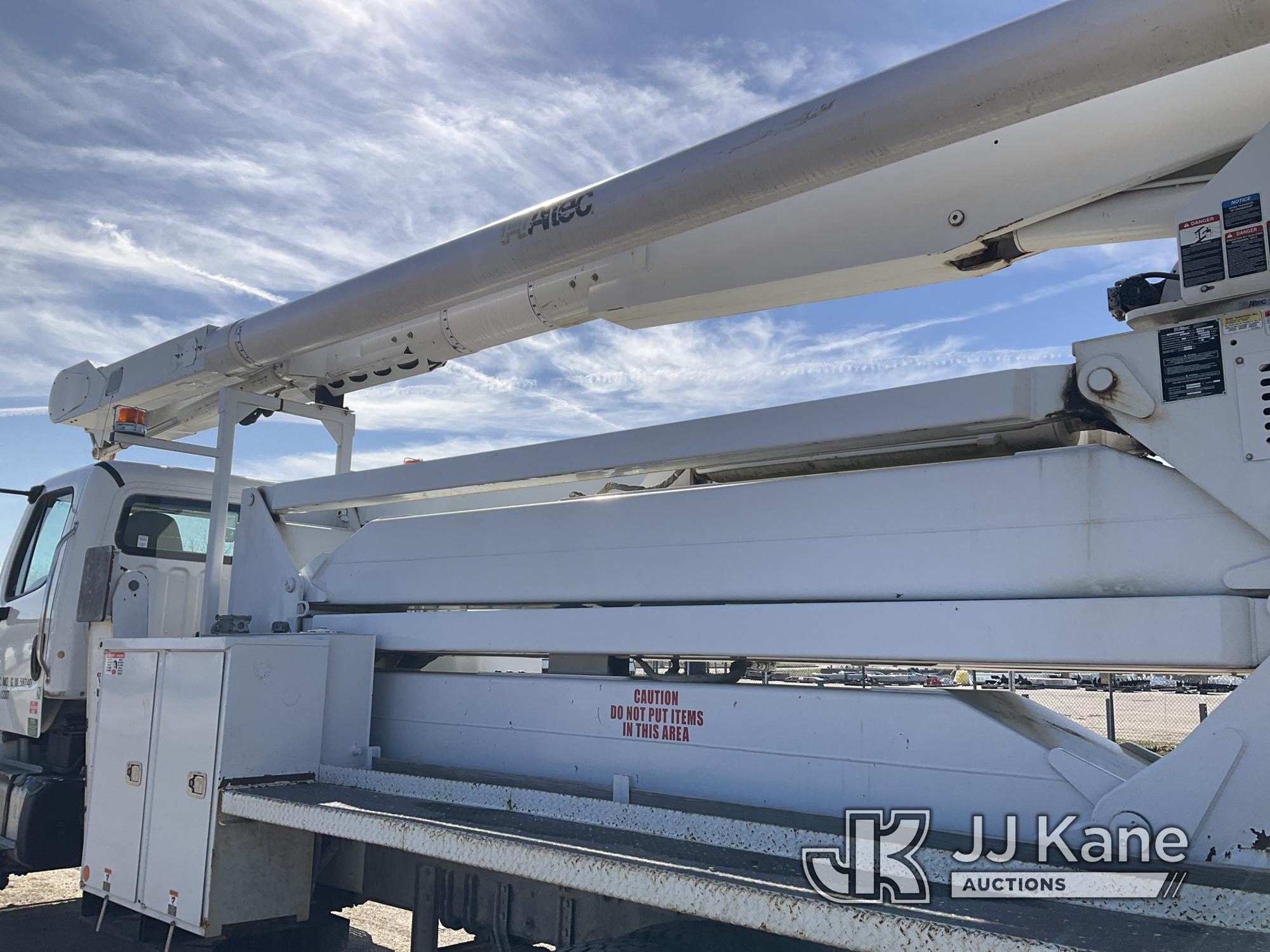 (Kansas City, MO) Altec AM900-E100, Double-Elevator Bucket Truck rear mounted on 2014 Freightliner M