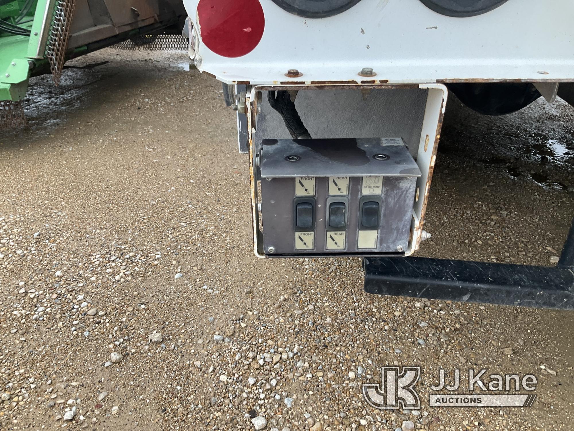 (Waxahachie, TX) Altec AA55-MH, Material Handling Bucket Truck rear mounted on 2019 Freightliner M2