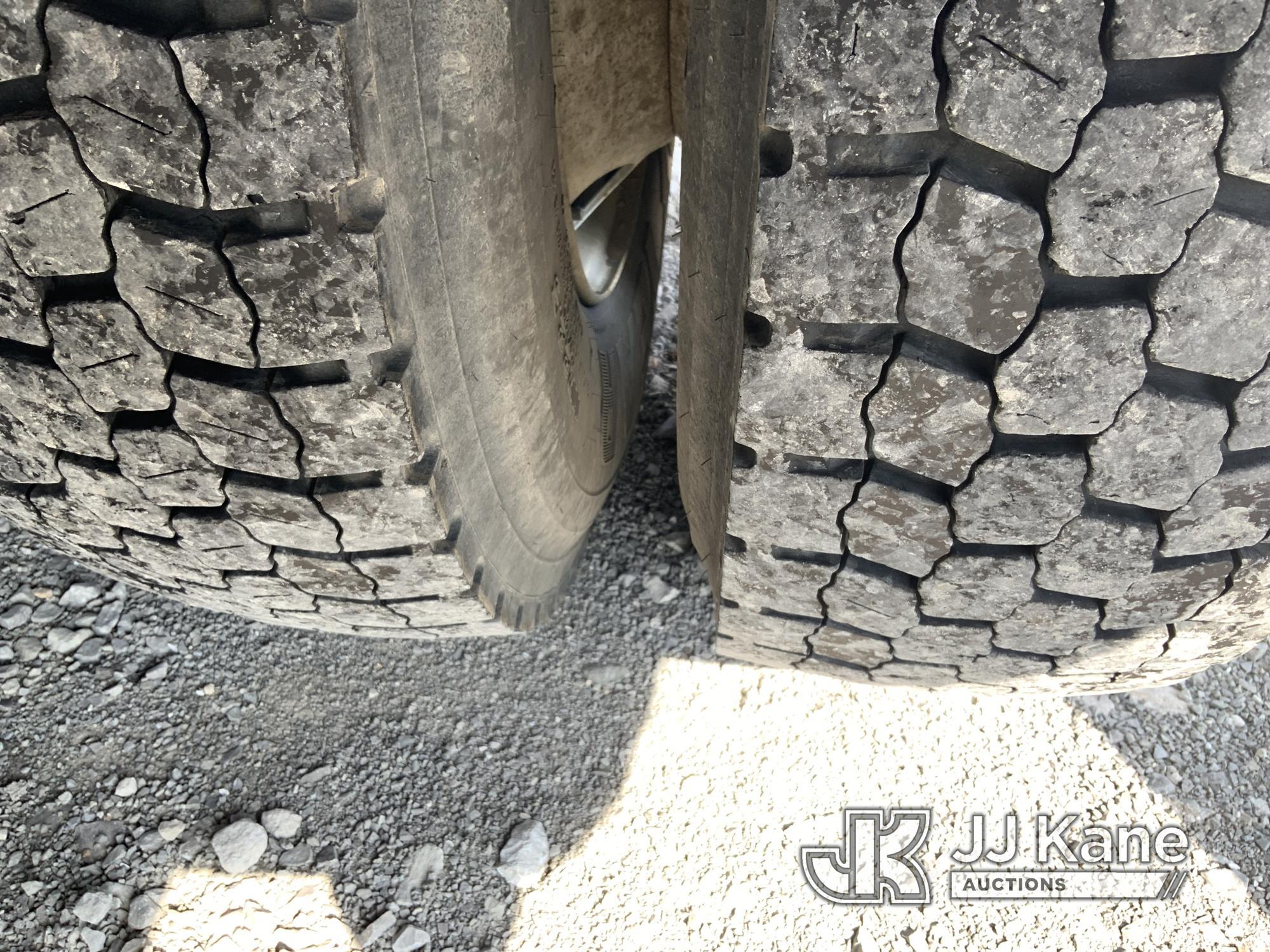 (Hawk Point, MO) Altec DM47B-TR, Digger Derrick rear mounted on 2017 Freightliner M2 106 Utility Tru