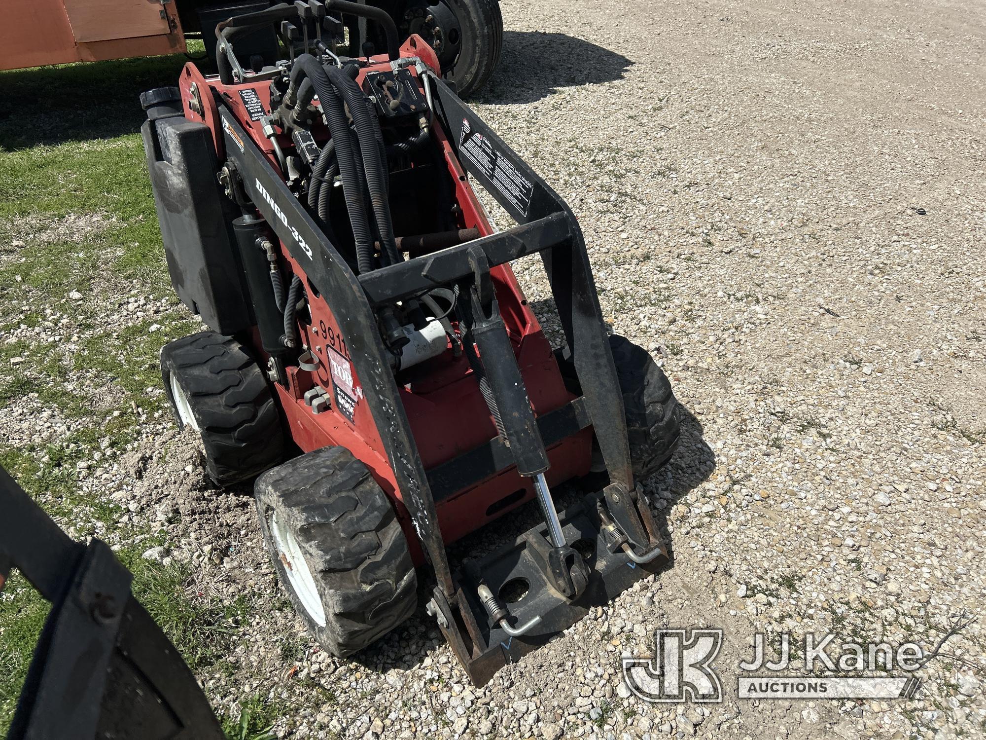 (Waxahachie, TX) 1999 Toro Dingo 322 Stand Behind Rubber Tired Skid Steer Loader, City of Plano Owne