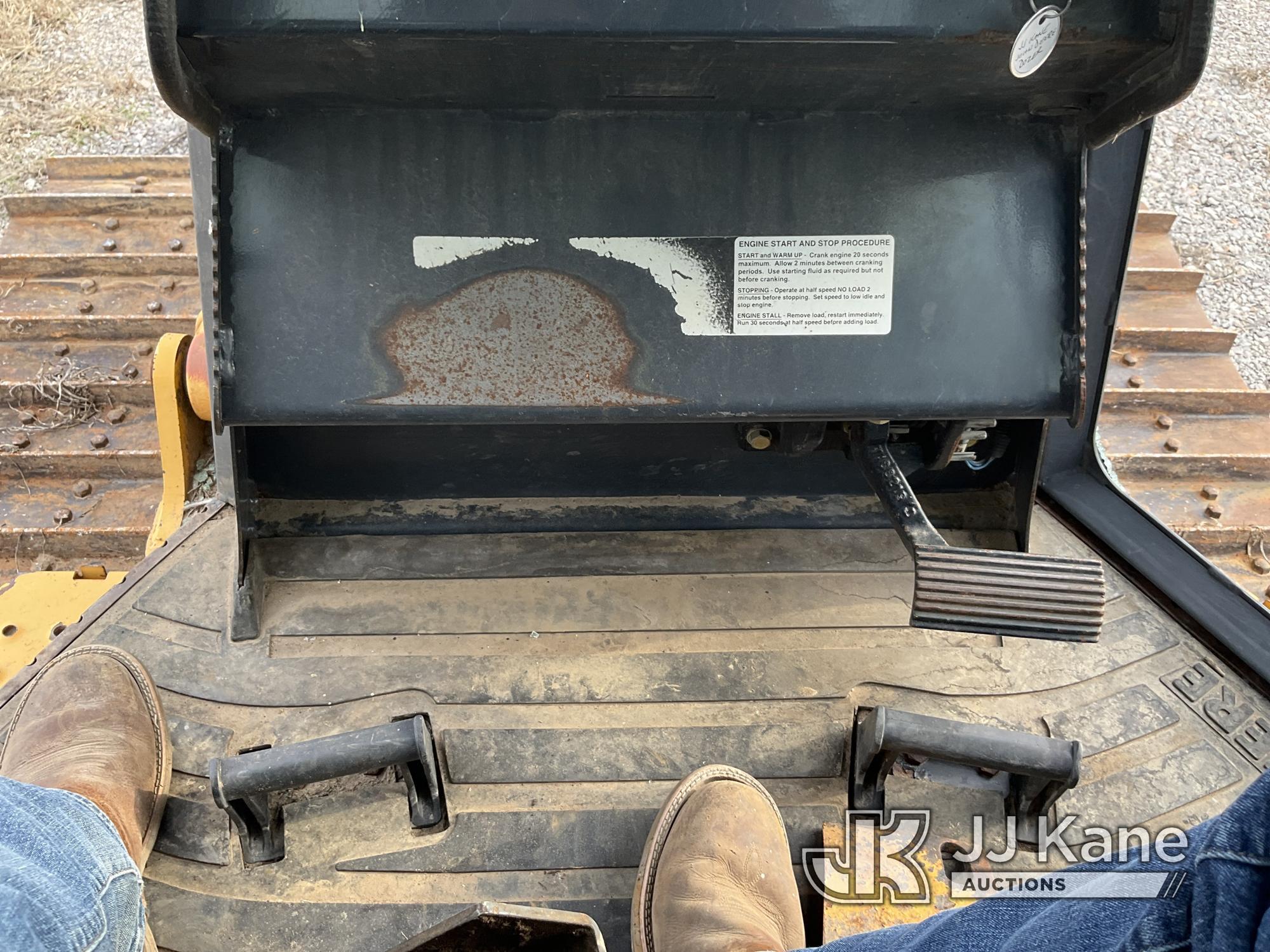 (Oklahoma City, OK) 2006 John Deere 700J Crawler Tractor Runs & Moves) (Curbside Door Glass Damaged/