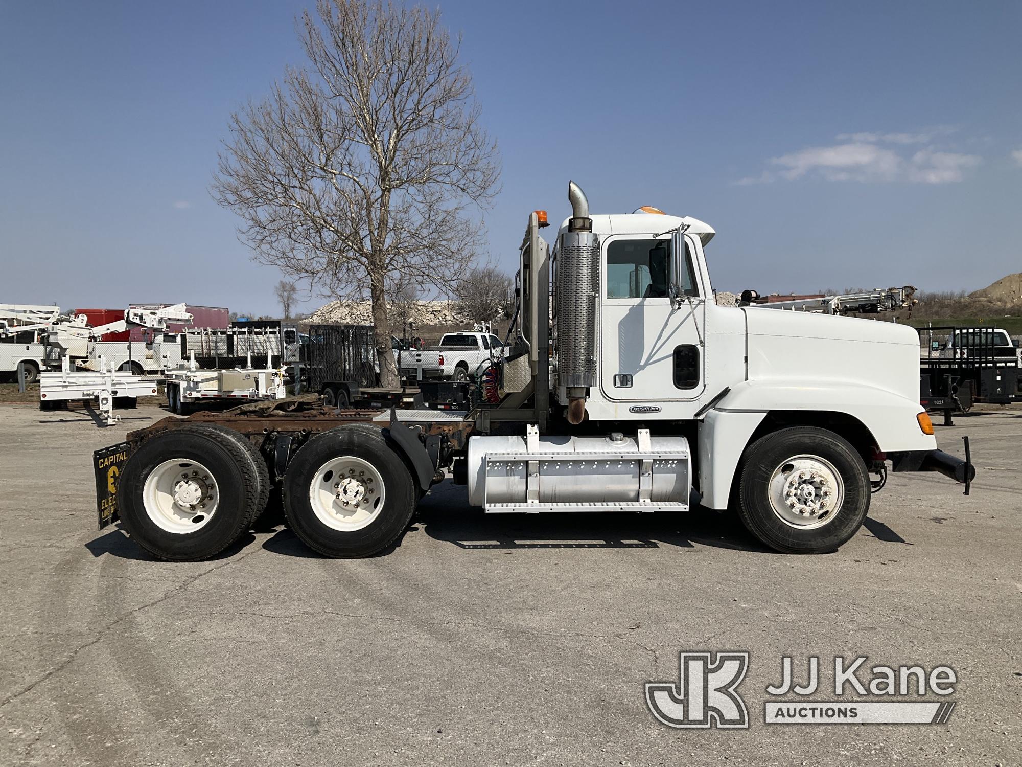 (Kansas City, MO) 2001 Freightliner FLD120 T/A Truck Tractor Runs & Moves