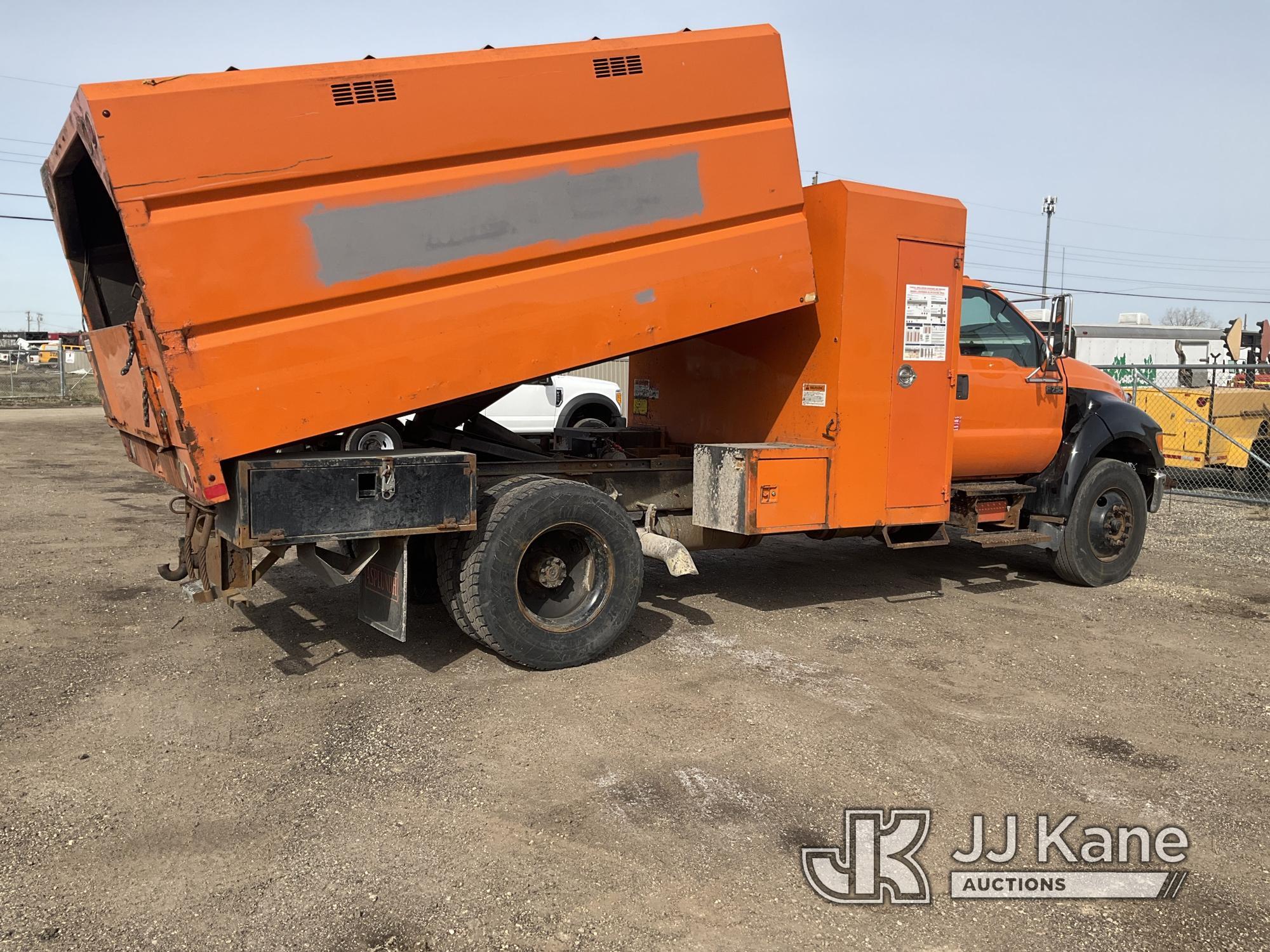 (South Beloit, IL) 2012 Ford F750 Chipper Dump Truck Runs & Moves) (PTO Operates, ABS Light On