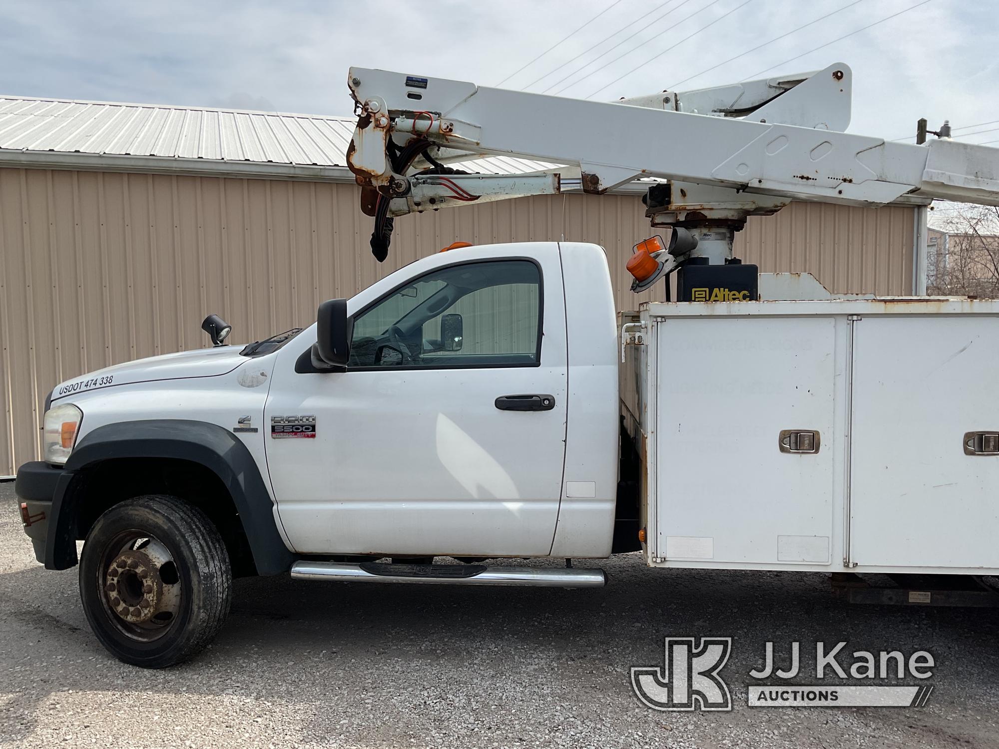 (Edwardsville, IL) Altec AT37G, Articulating & Telescopic Bucket Truck mounted behind cab on 2010 Do