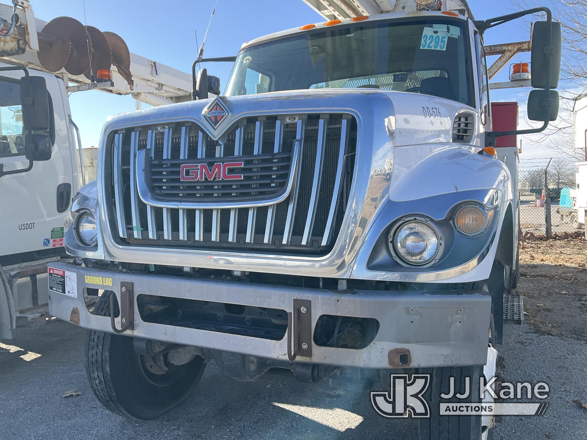 (Kansas City, MO) Altec DM47B-TR, Digger Derrick rear mounted on 2014 International 7300 4x4 Utility