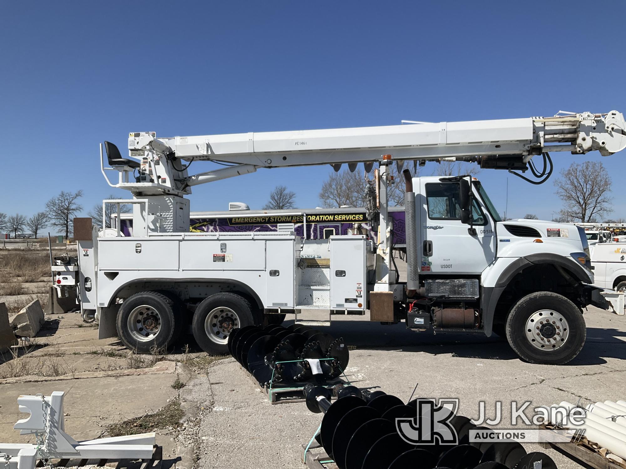 (Kansas City, MO) Altec D3060B-TR, Digger Derrick rear mounted on 2013 International 7500 6x6 T/A Ut