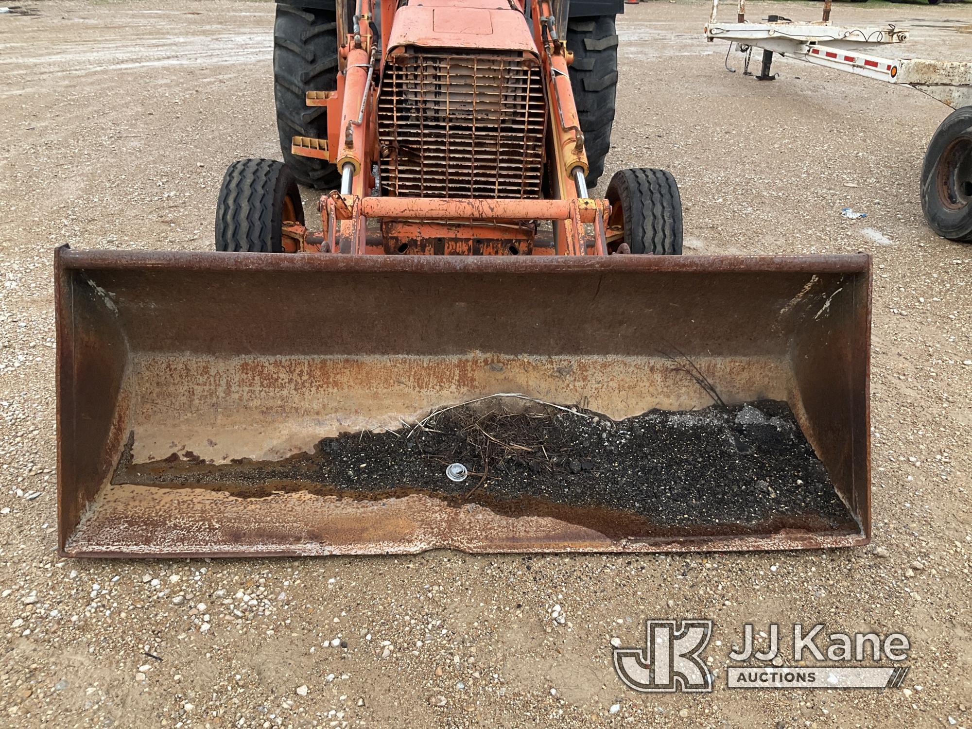 (Waxahachie, TX) 1992 Ford 555C Tractor Loader Backhoe Not Running, Condition Unknown, Flat Tires) (