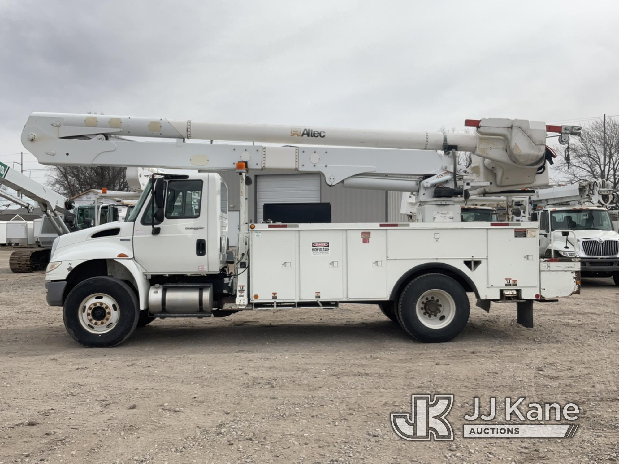 (Grand Island, NE) Altec AA55E, Material Handling Bucket Truck rear mounted on 2010 International 44