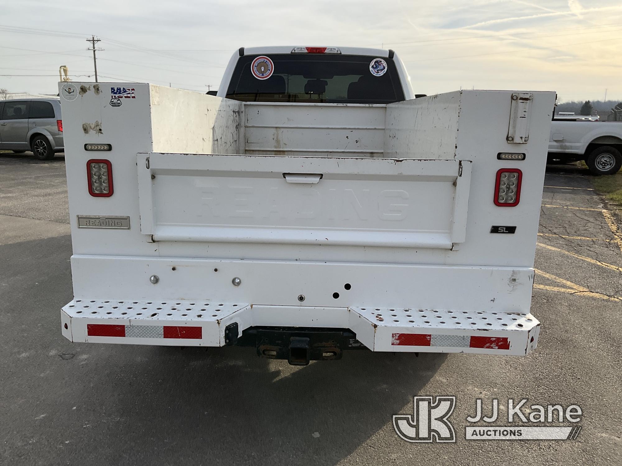 (Bloomington, IL) 2019 Ford F250 4x4 Extended-Cab Service Truck Runs & Moves