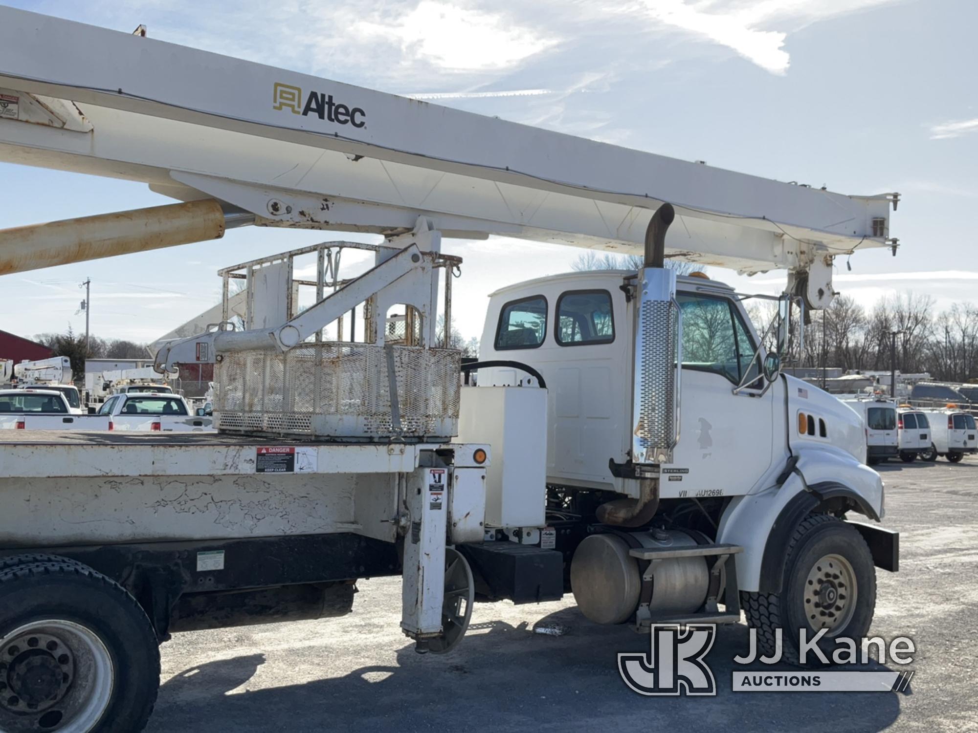 (Hawk Point, MO) Altec AC35-127S, 35 Ton, Hydraulic Truck Crane rear mounted on 2005 Sterling LT9500