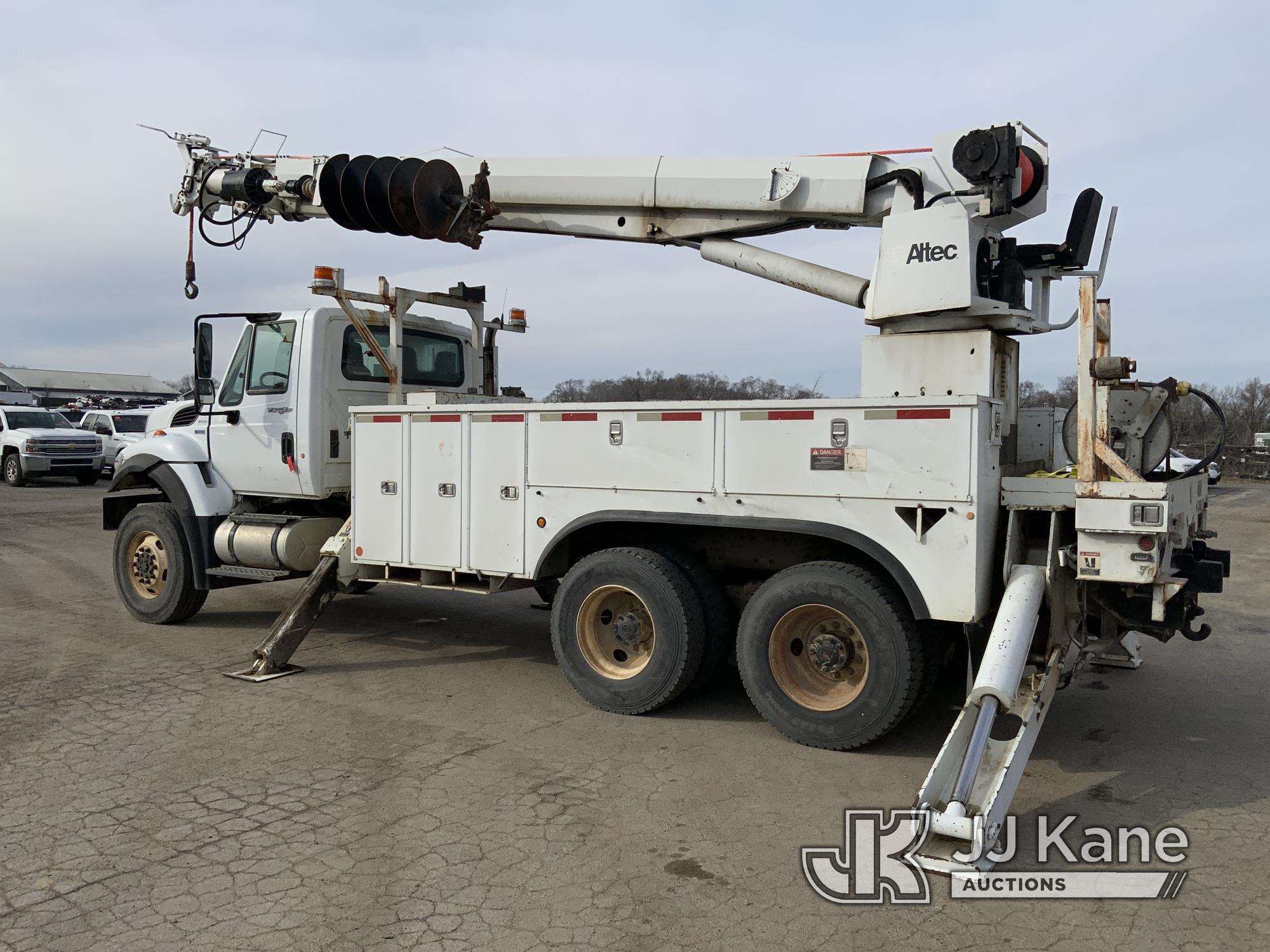 (South Beloit, IL) Altec D3060A-TR, Digger Derrick rear mounted on 2012 International 7400 6x6 Utili