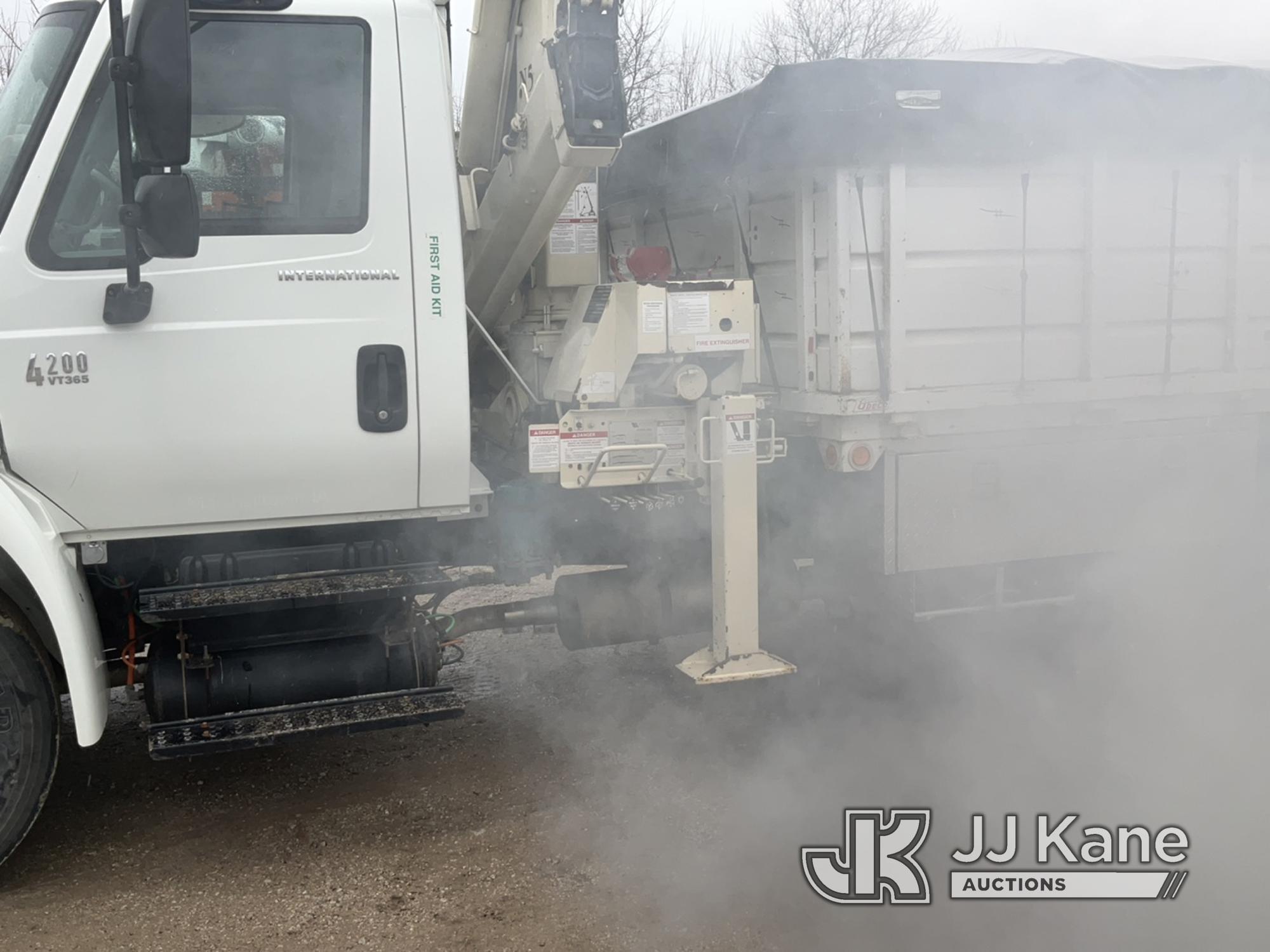 (Des Moines, IA) National N-50, Knuckleboom Crane mounted behind cab on 2004 International 4200 Stak