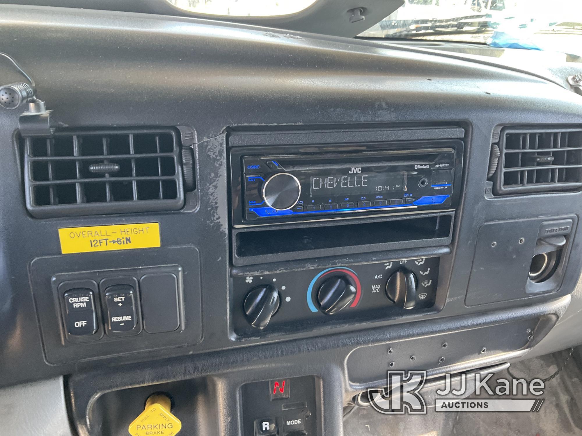 (San Antonio, TX) HiRanger 5FC-55, Bucket Truck mounted behind cab on 2002 Ford F750 Utility Truck R