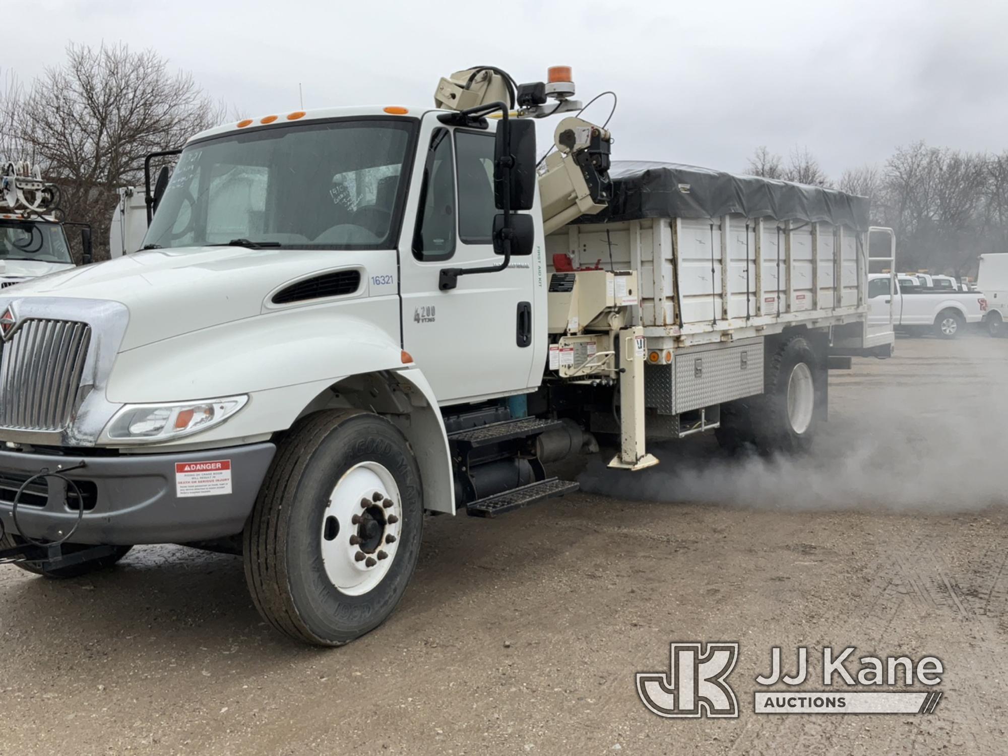 (Des Moines, IA) National N-50, Knuckleboom Crane mounted behind cab on 2004 International 4200 Stak