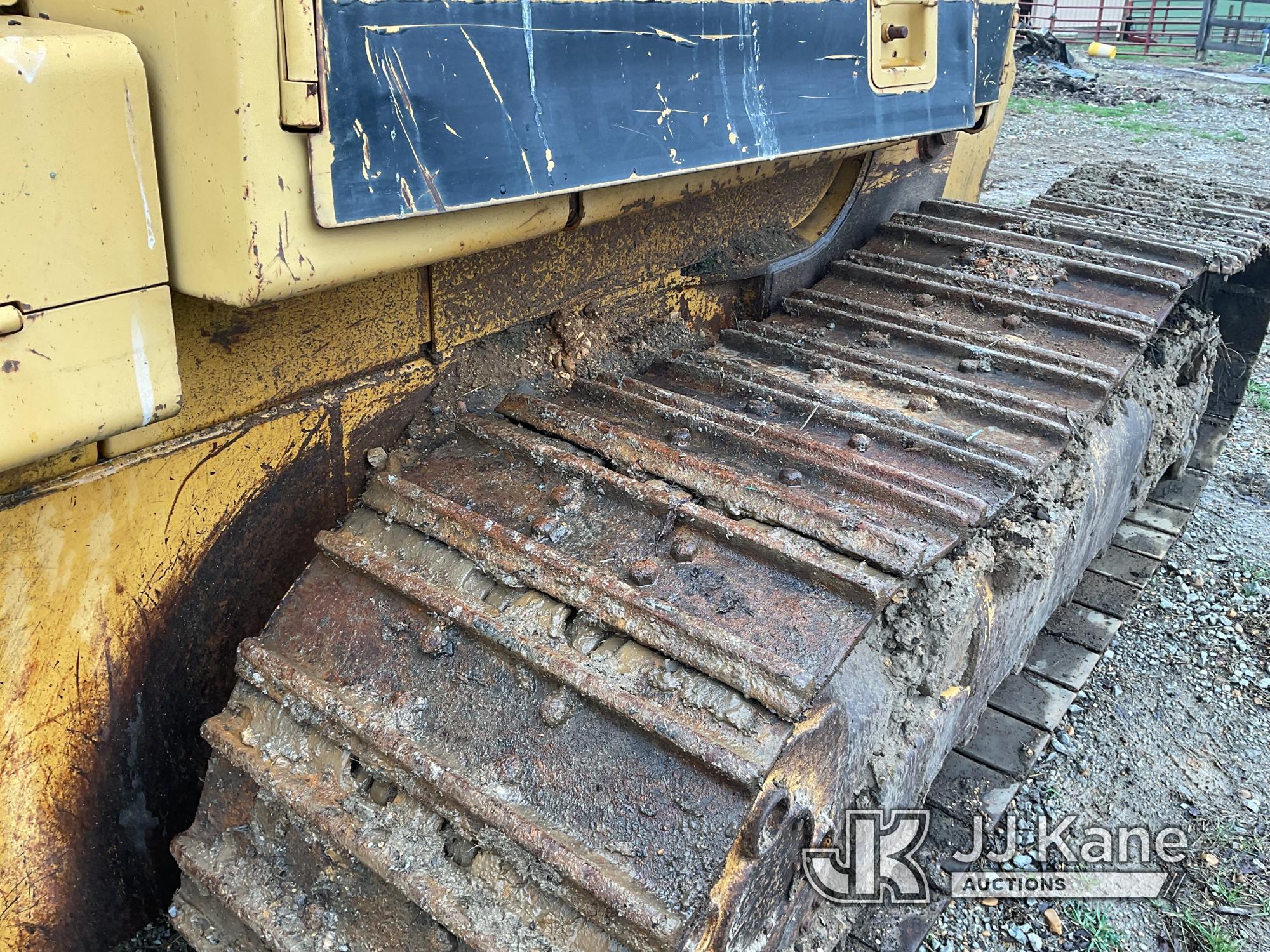 (Golconda, IL) 1997 Caterpillar 953B Crawler Loader Runs & Operates) (New Exhaust 2023.  Original Te