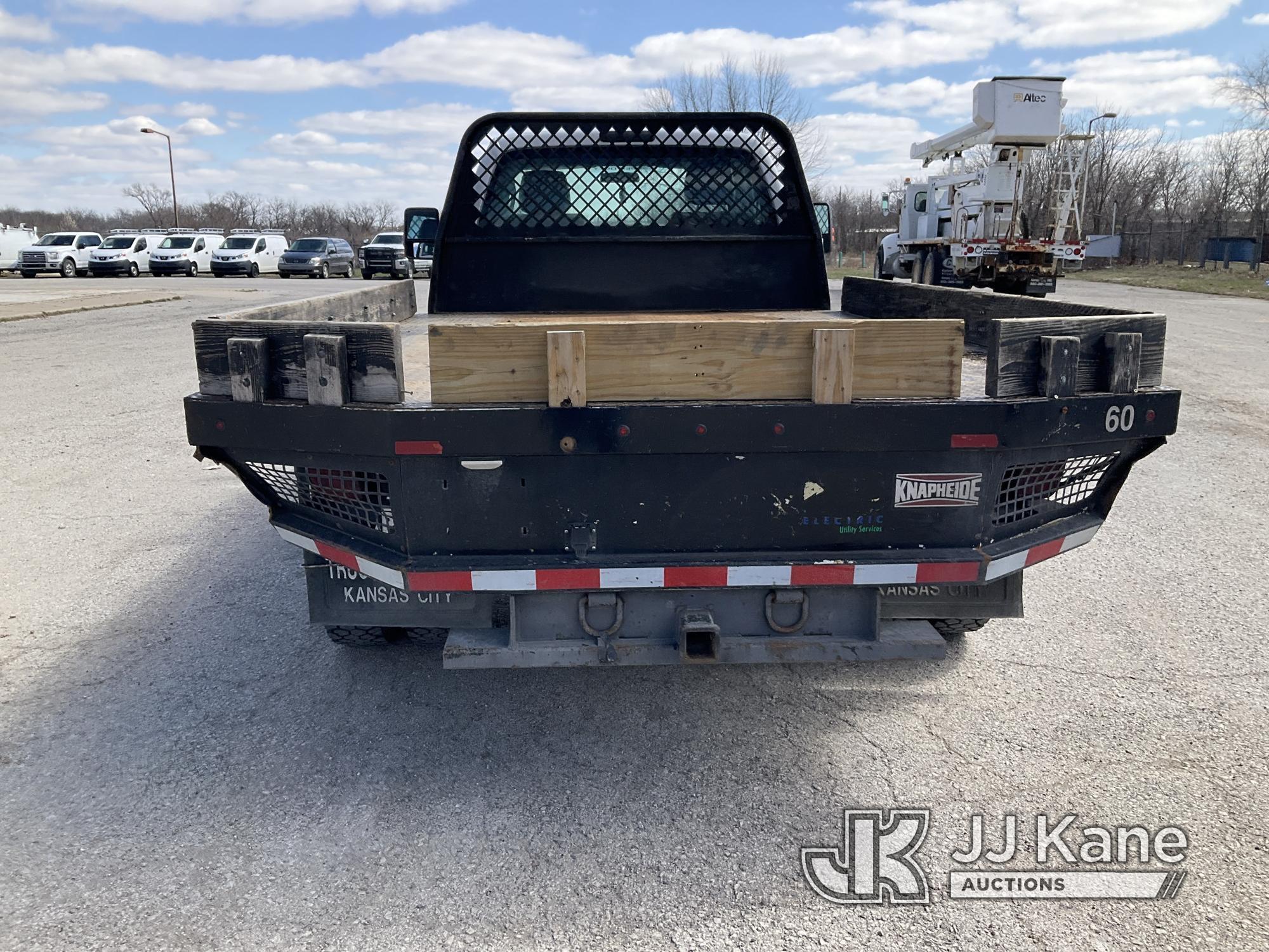 (Kansas City, MO) 2015 Ford F550 Flatbed Truck Runs & Moves) (Has Exhaust Leak
