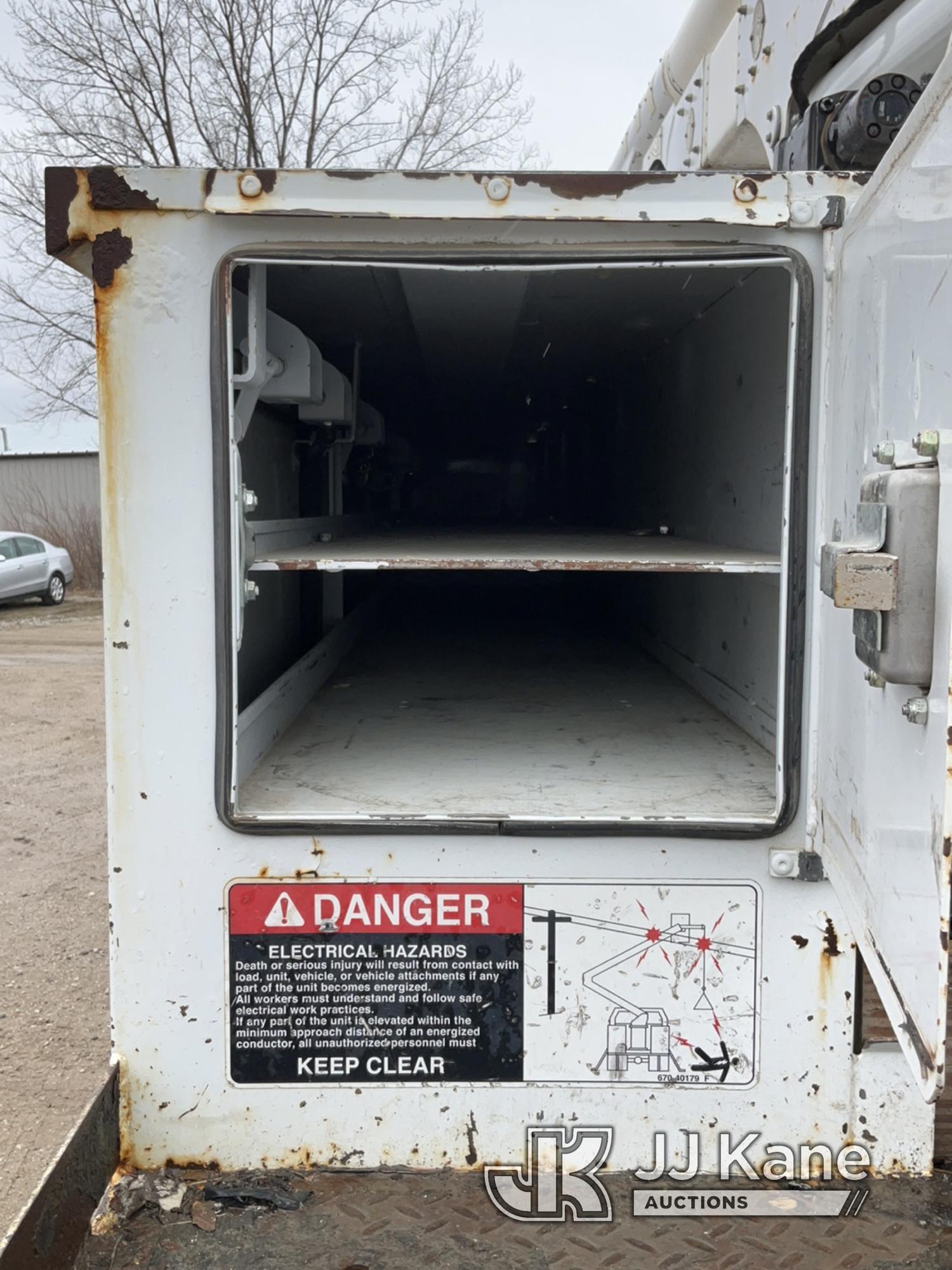 (Des Moines, IA) Altec AA55E, Material Handling Bucket Truck rear mounted on 2016 Freightliner M2 Ut