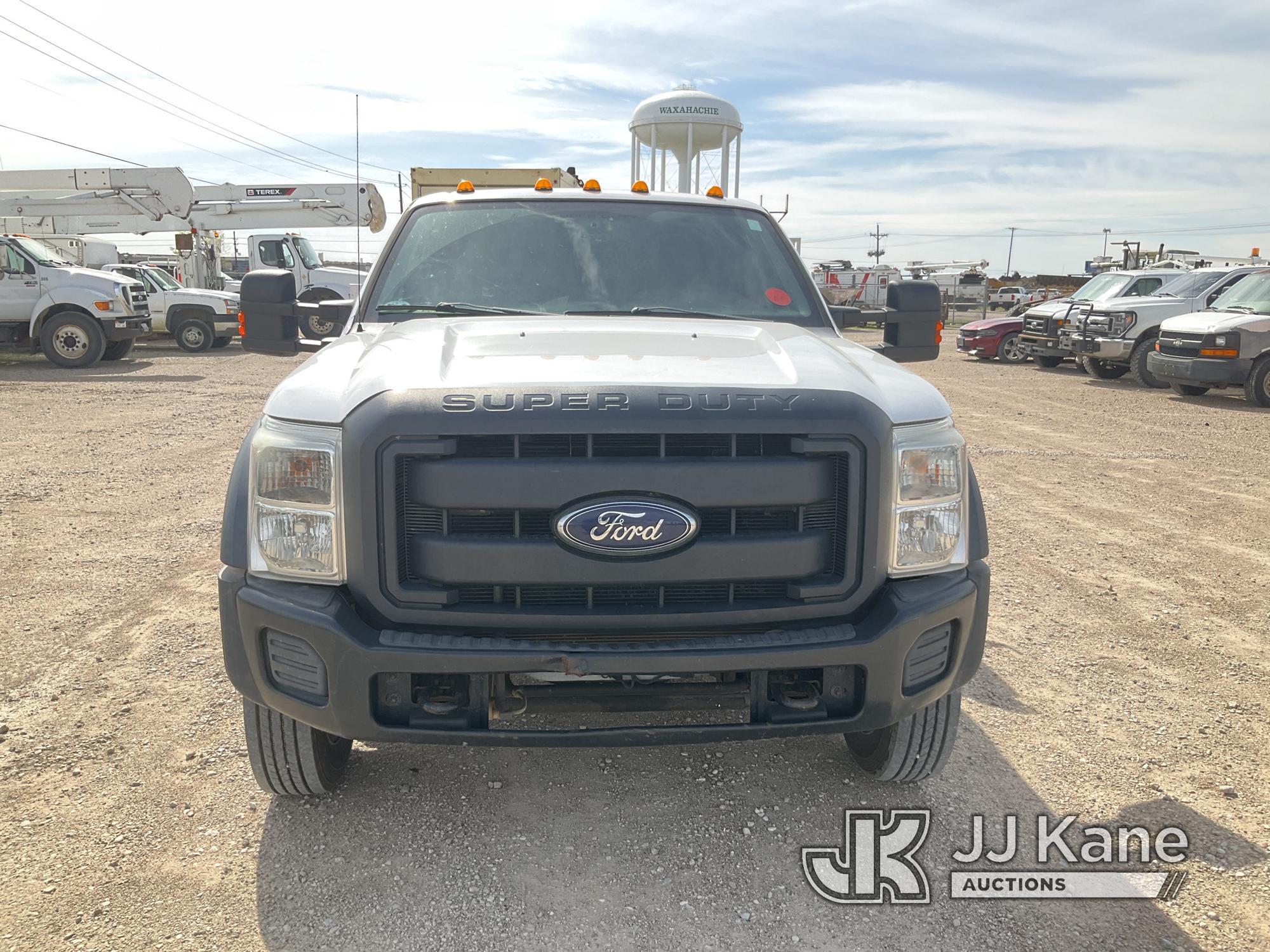 (Waxahachie, TX) 2016 Ford F550 URD/Flatbed Truck Runs & Moves) (Check Engine Light On, Exhaust Limi