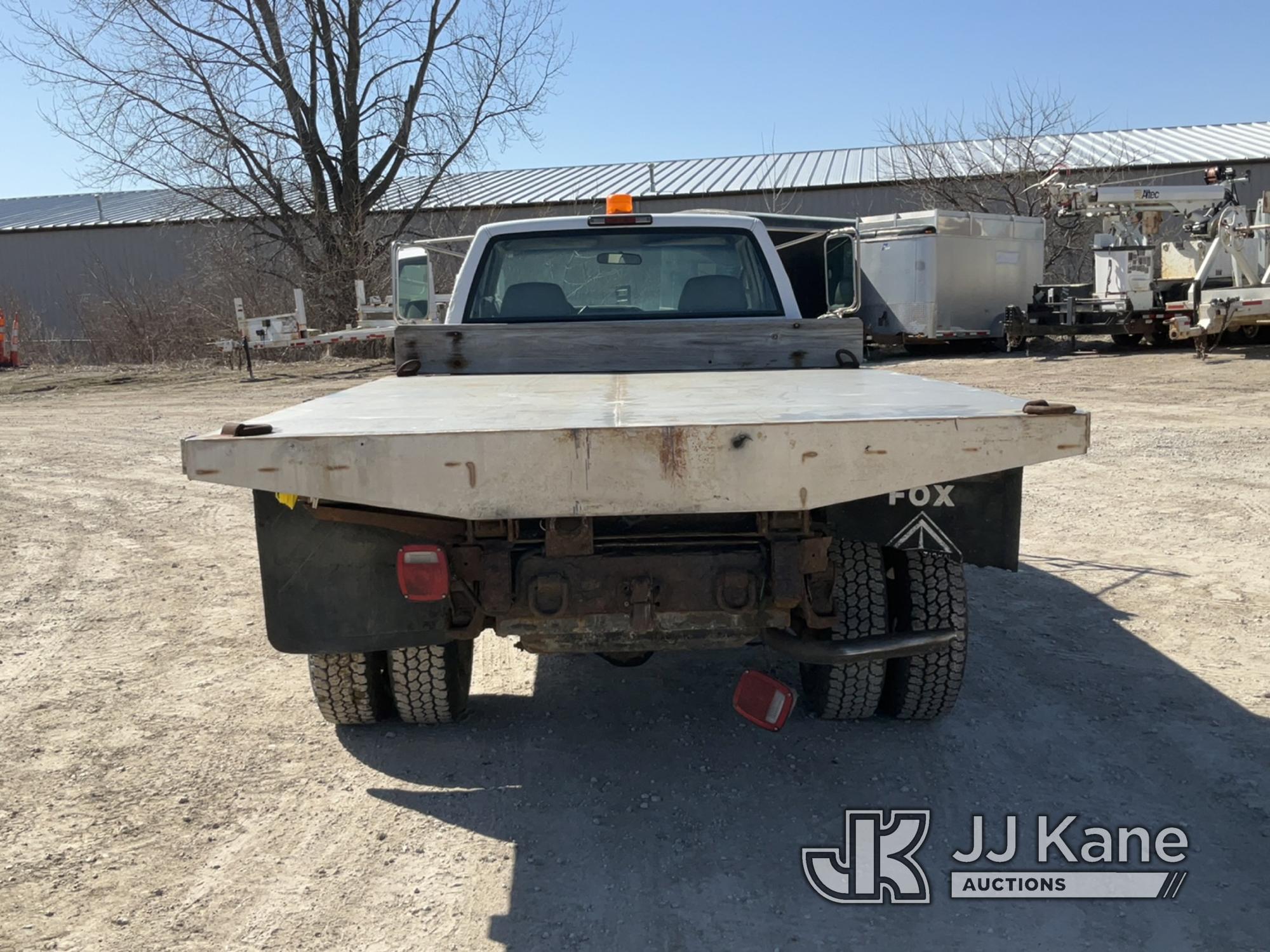 (Des Moines, IA) 1996 GMC Sierra 3500 4x4 Flatbed/Dump Truck Runs & Moves) (No Longer Starts, Need B