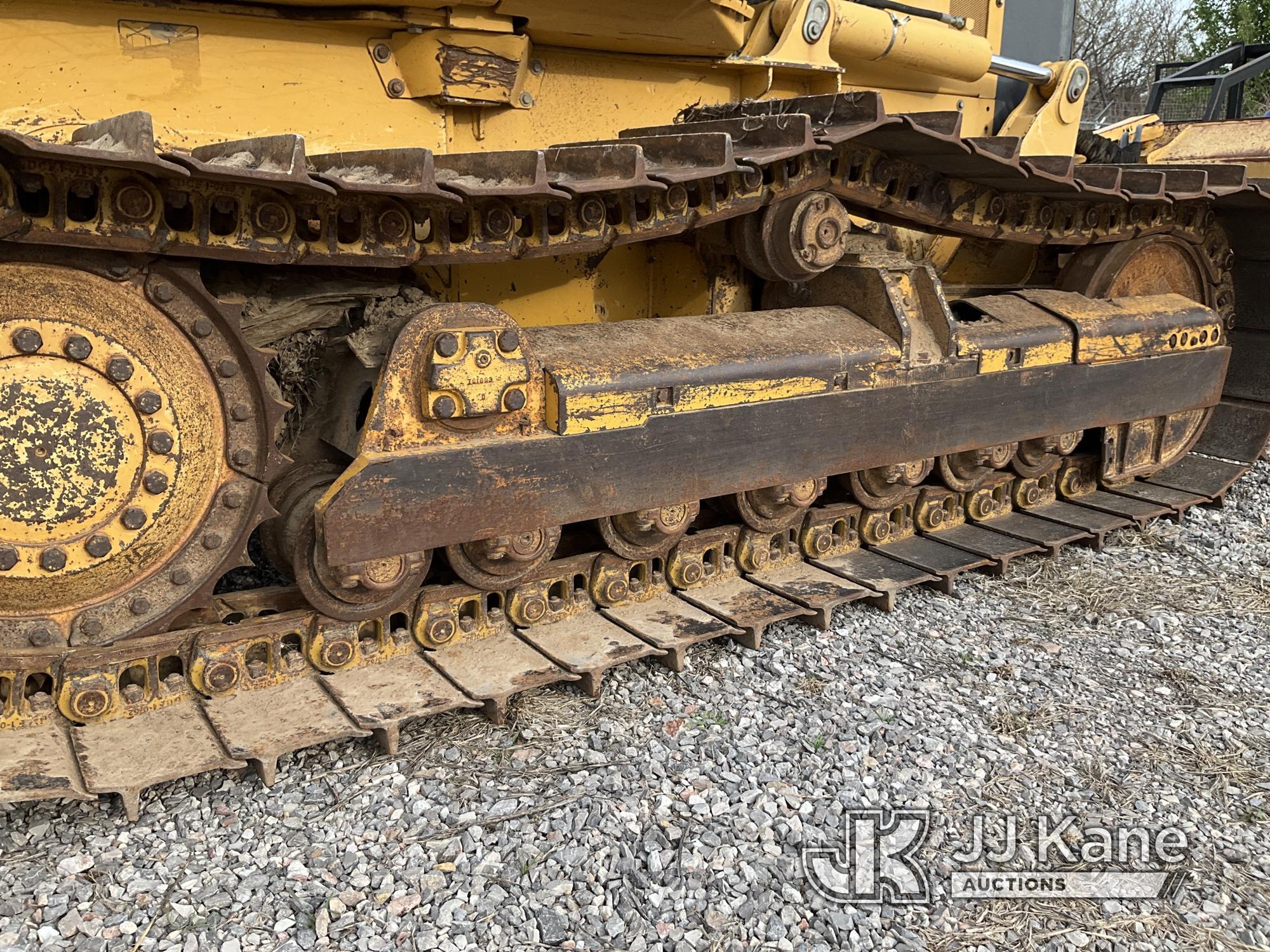 (Oklahoma City, OK) 2006 John Deere 700J Crawler Tractor Runs & Moves) (Curbside Door Glass Damaged/