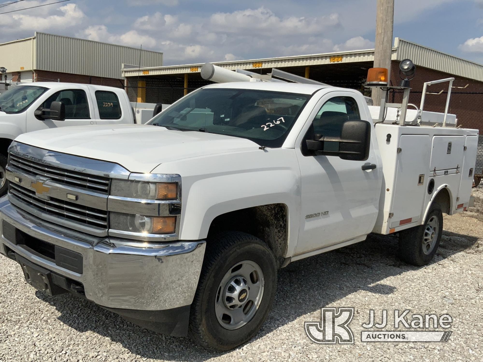 (Joplin, MO) 2015 Chevrolet Silverado 2500HD Enclosed Service Truck Runs and Moves