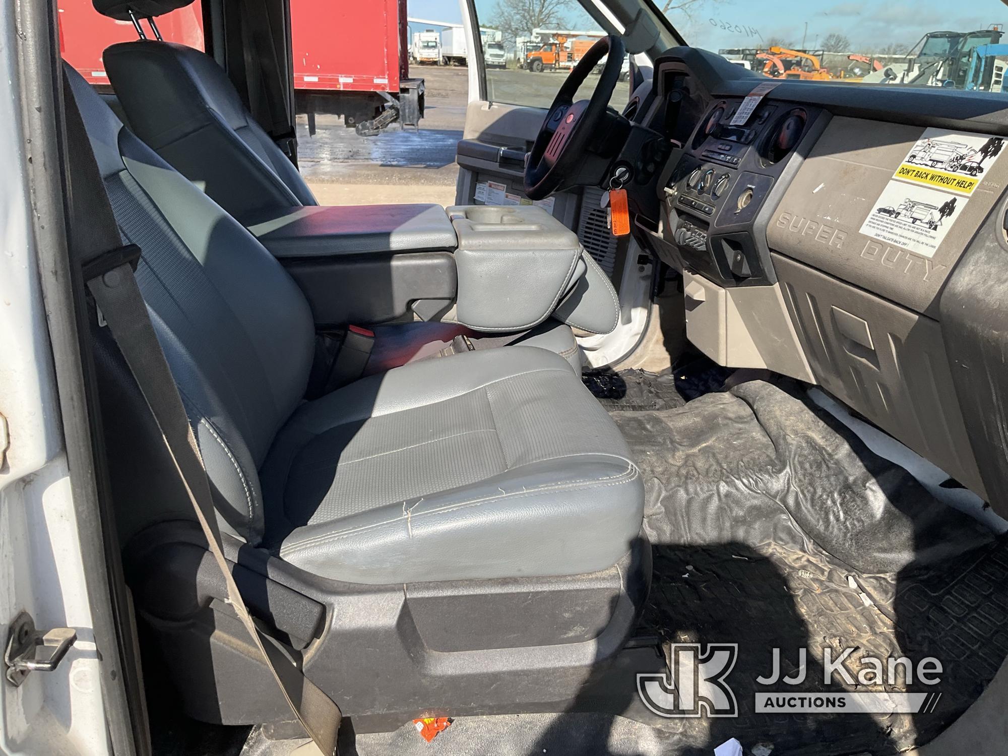 (Kansas City, MO) 2008 Ford F350 4x4 Crew-Cab Dump Flatbed Truck Runs & Moves) (Jump to Start, Check