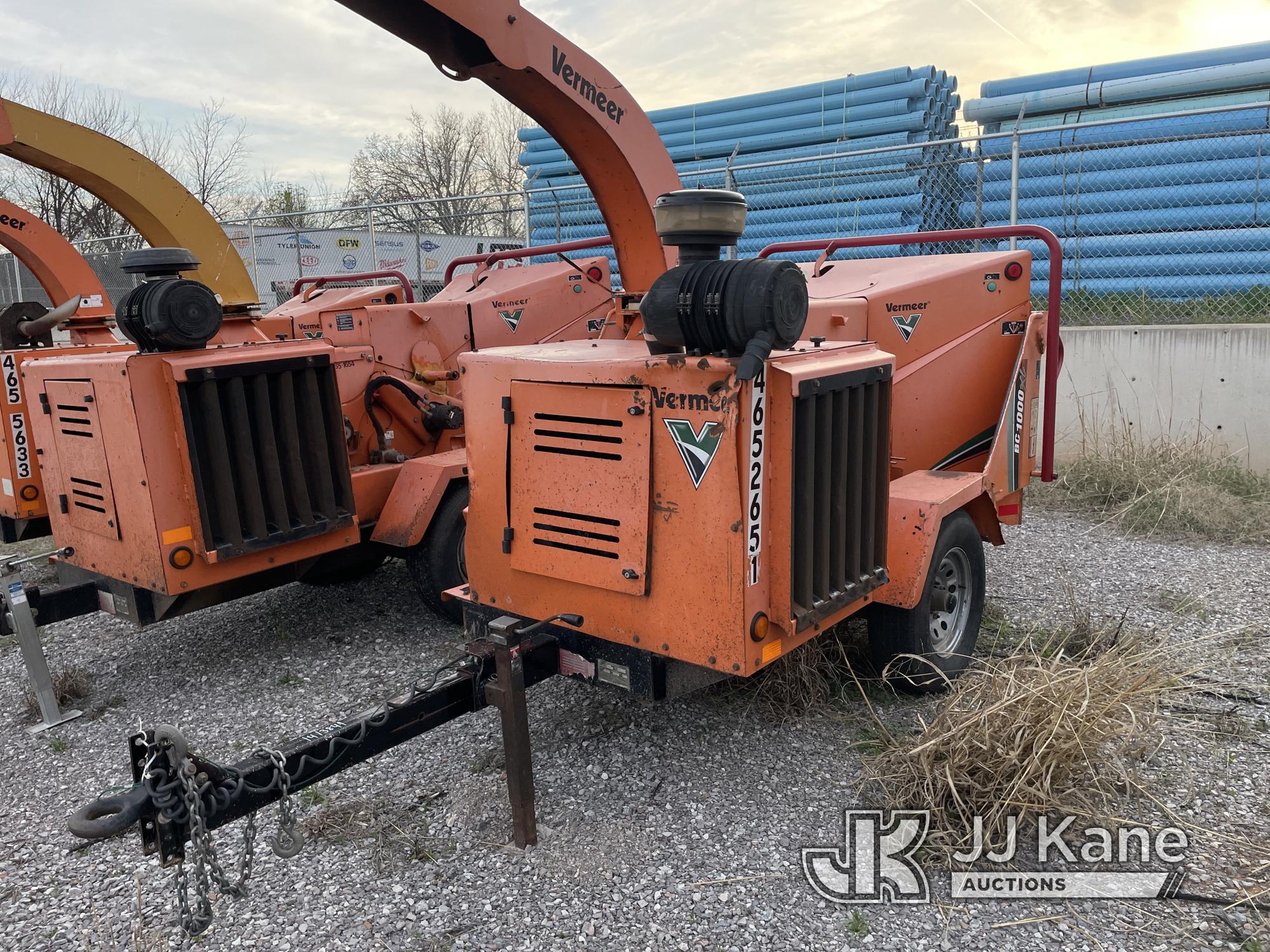 (Oklahoma City, OK) 2012 Vermeer BC1000XL Chipper (12in Drum) Runs) (Jump to Start, Missing Battery,