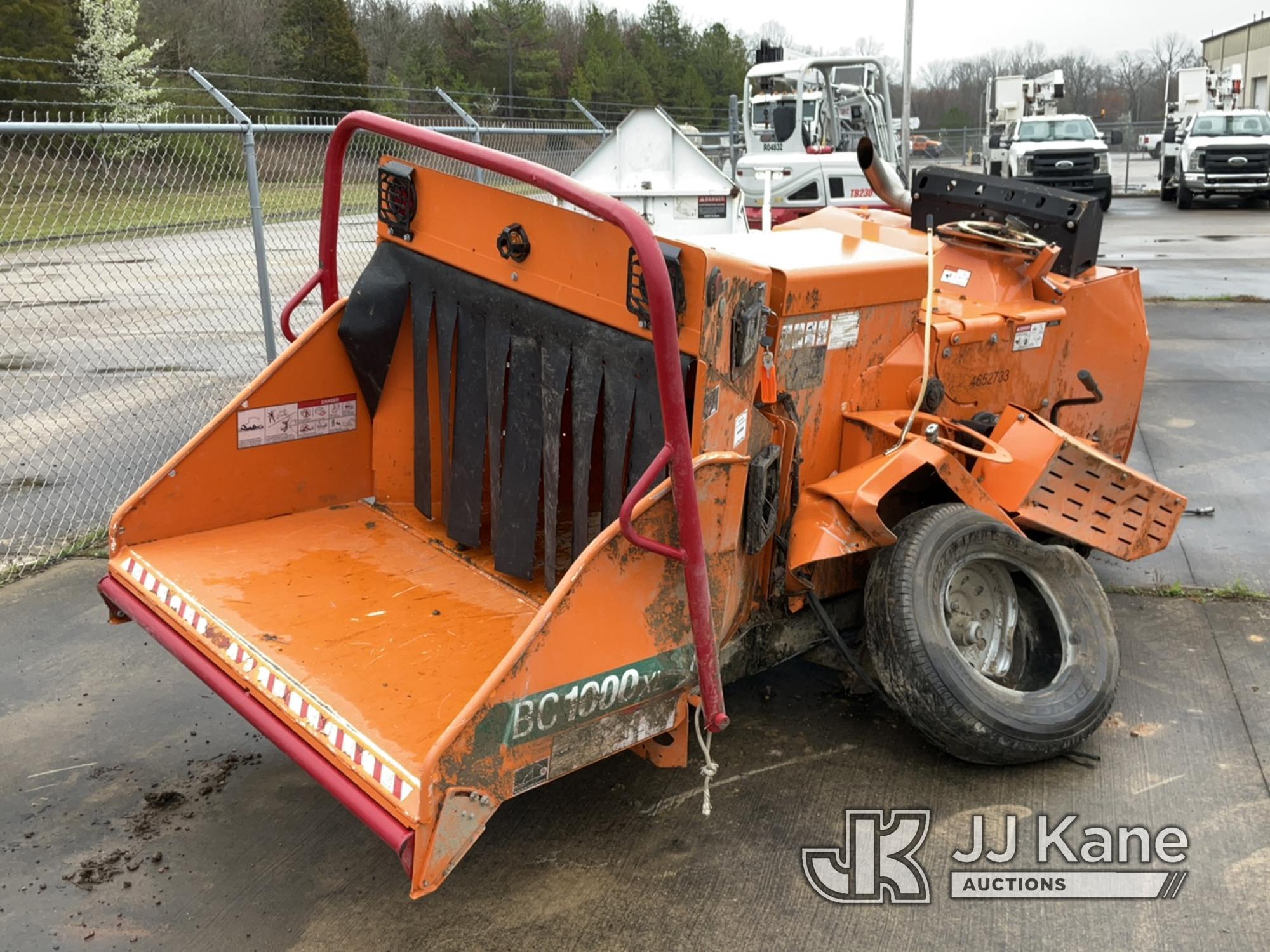 (Conway, AR) 2022 Vermeer BC1000XL Chipper (12in Drum) Not Running, Condition Unknown, Wrecked) (Has