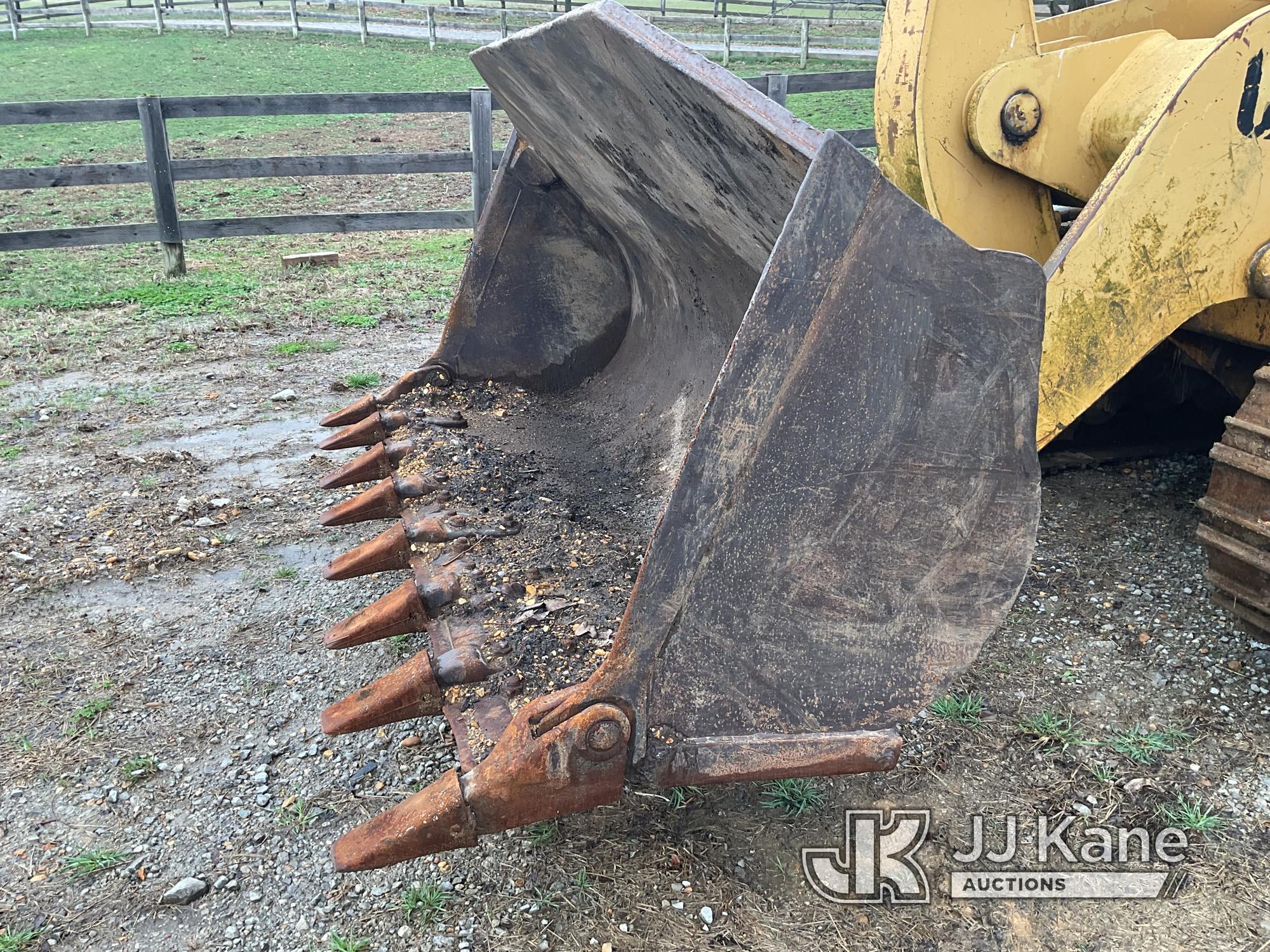 (Golconda, IL) 1997 Caterpillar 953B Crawler Loader Runs & Operates) (New Exhaust 2023.  Original Te