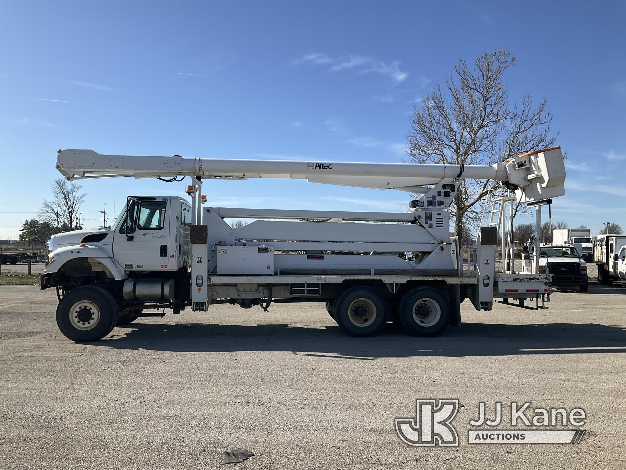 (Kansas City, MO) Altec AM900-E100, Double-Elevator Bucket Truck rear mounted on 2011 International