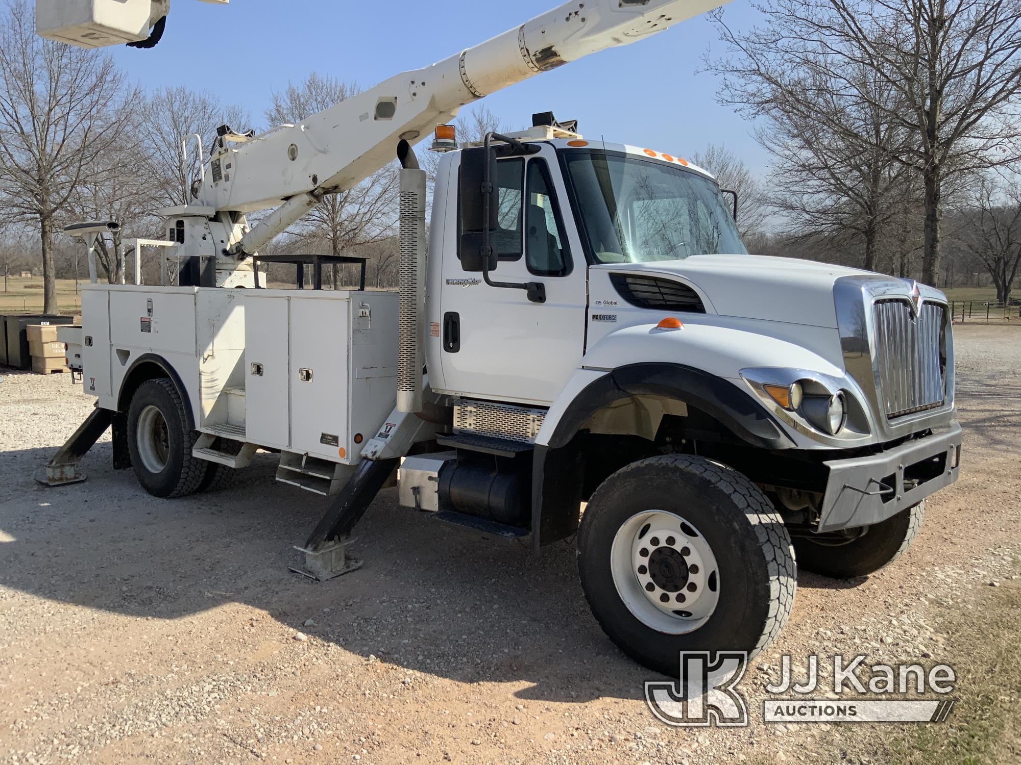 (Henryetta, OK) Altec AA755-MH, Material Handling Bucket Truck rear mounted on 2012 International 73