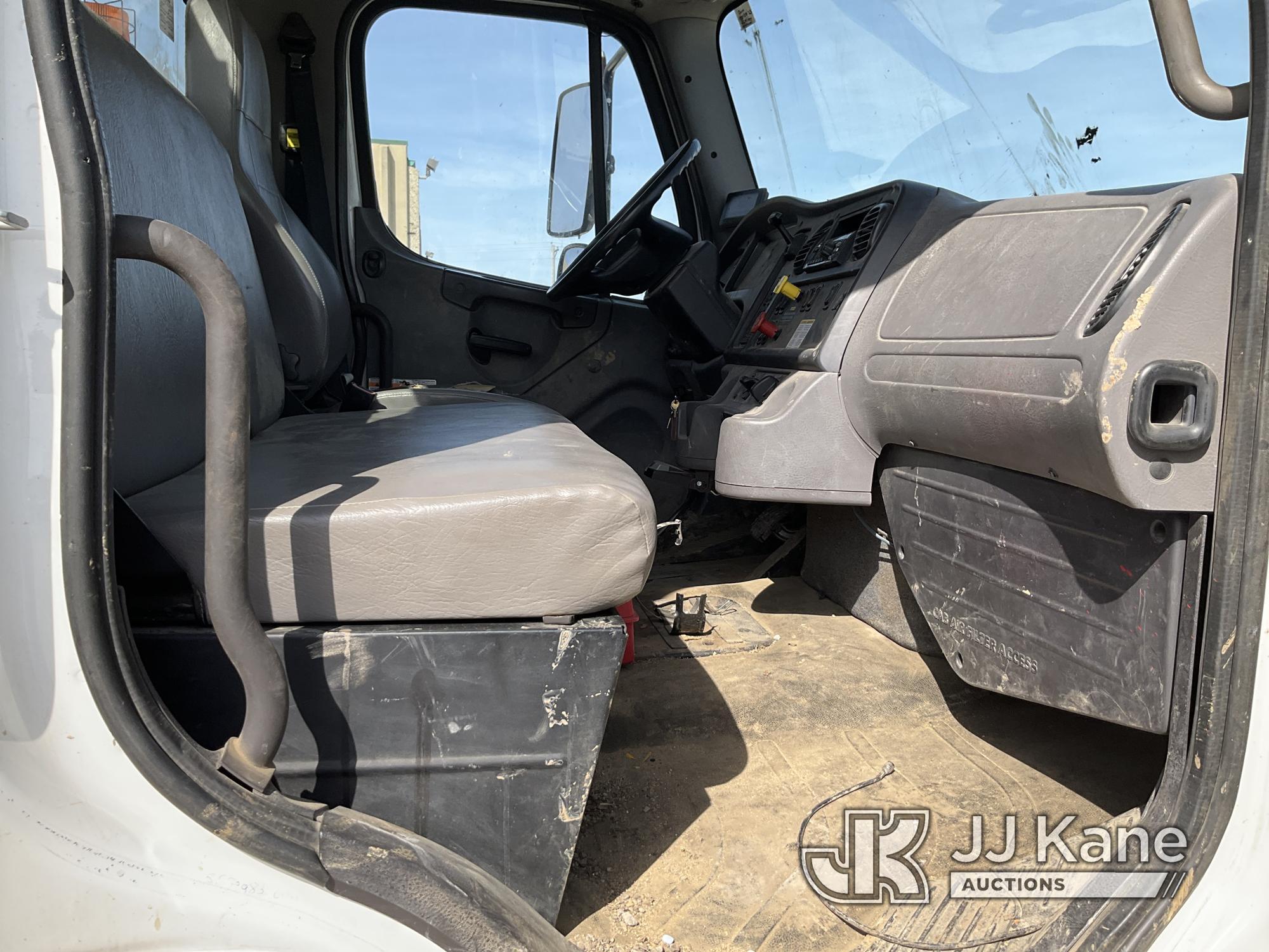 (Bloomington, IL) Terex Commander C4040, Digger Derrick rear mounted on 2019 Freightliner M2 106 4x4