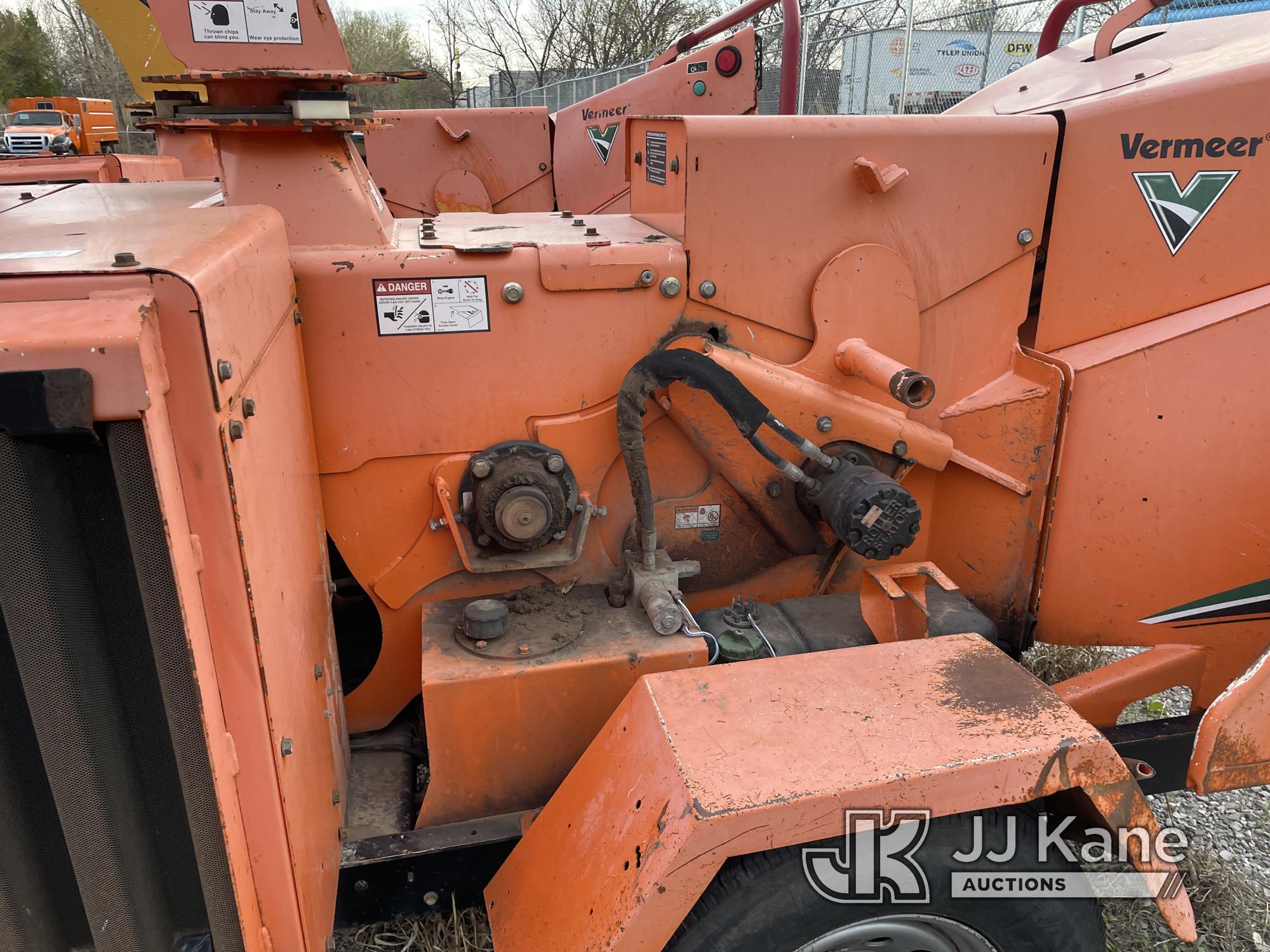 (Oklahoma City, OK) 2012 Vermeer BC1000XL Chipper (12in Drum) Runs) (Jump to Start, Missing Battery,