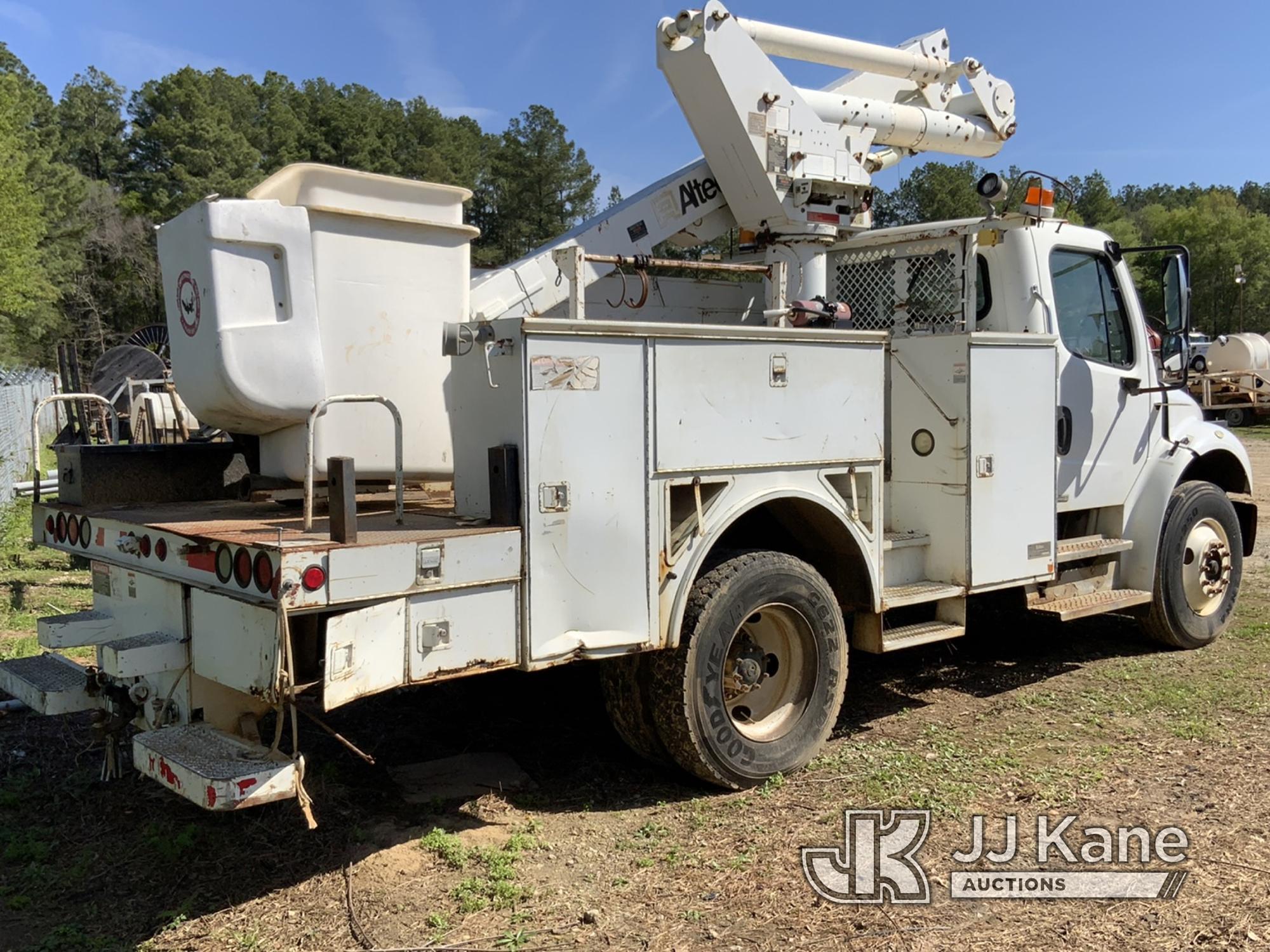 (Tyler, TX) Altec TA40, Articulating & Telescopic Bucket Truck mounted behind cab on 2005 Freightlin