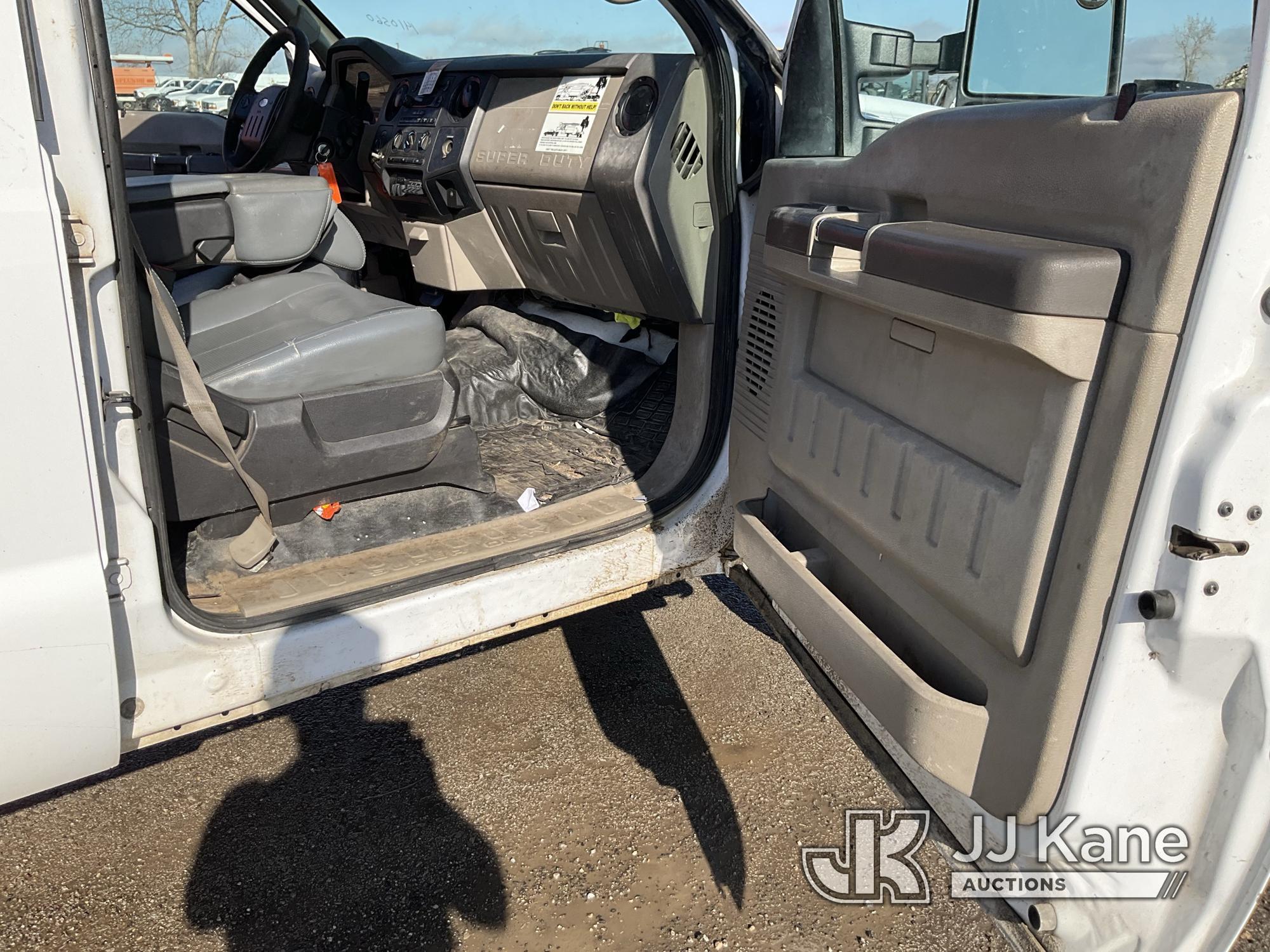 (Kansas City, MO) 2008 Ford F350 4x4 Crew-Cab Dump Flatbed Truck Runs & Moves) (Jump to Start, Check