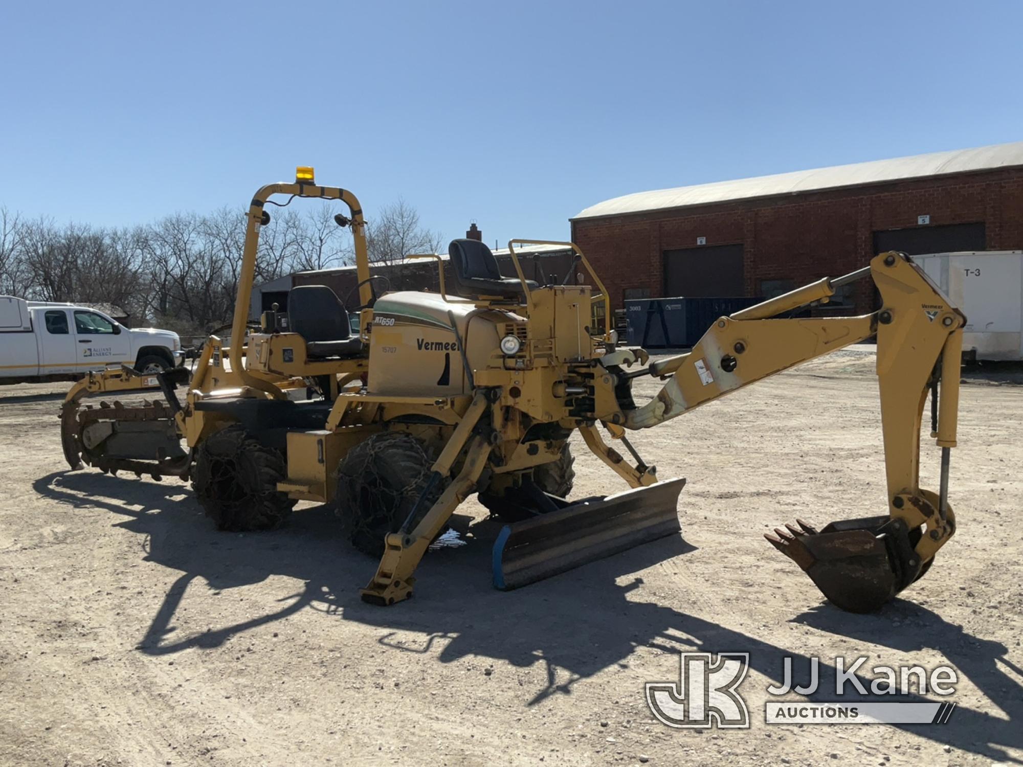 (Des Moines, IA) 2007 Vermeer RT650 Combo Trencher/Vibratory Cable Plow Runs, Moves, Operates) (. Se