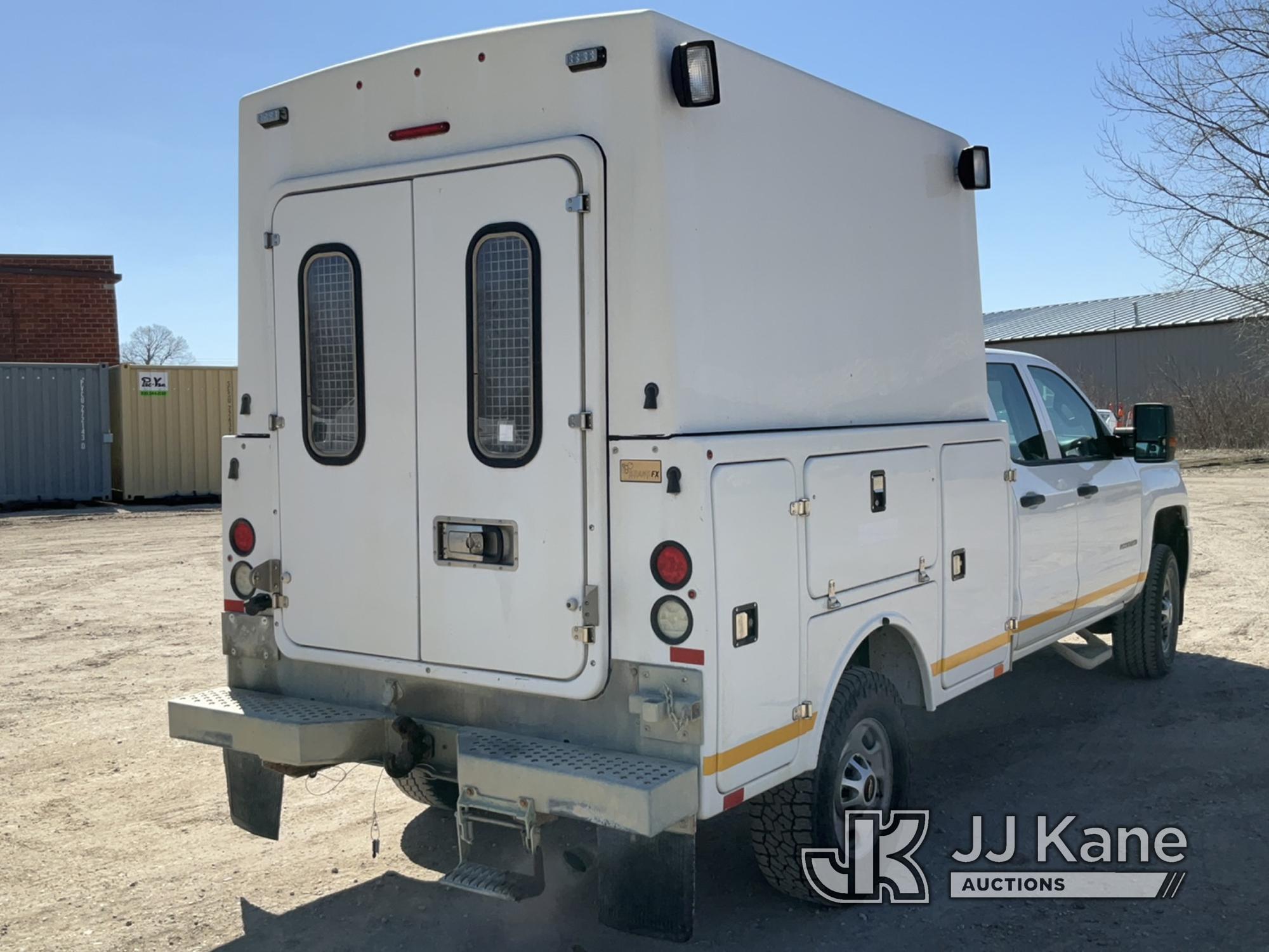 (Des Moines, IA) 2015 Chevrolet Silverado 2500HD 4x4 Enclosed High-Top Service Truck Runs & Moves