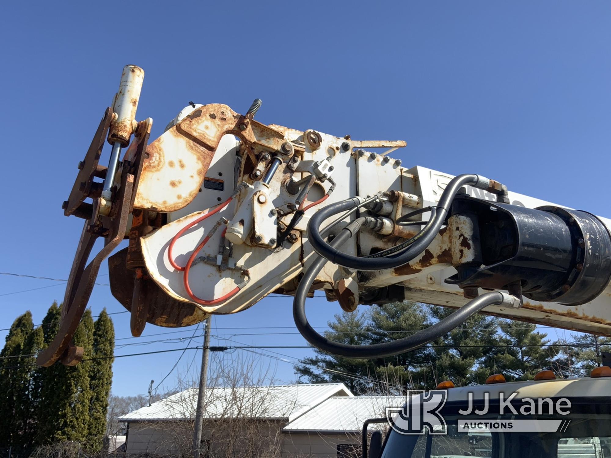 (South Beloit, IL) Altec DC47-TR, Digger Derrick rear mounted on 2016 Freightliner M2 106 Utility Tr