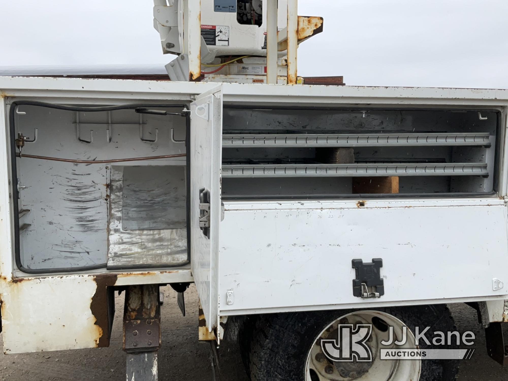 (Des Moines, IA) Altec AA55E, Material Handling Bucket Truck rear mounted on 2016 Freightliner M2 Ut