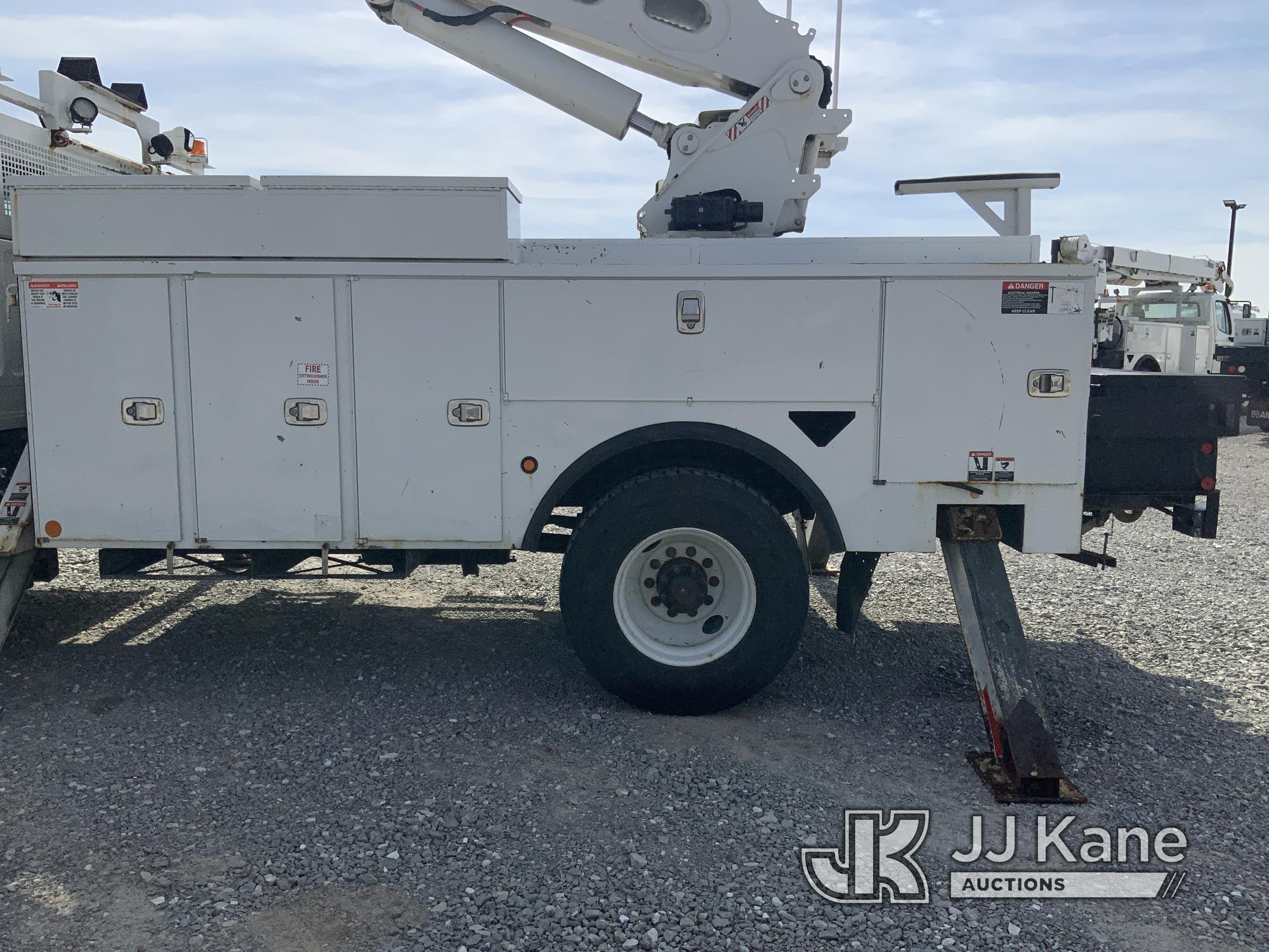 (Hawk Point, MO) Altec AN55E-OC, Material Handling Bucket Truck rear mounted on 2015 Freightliner M2