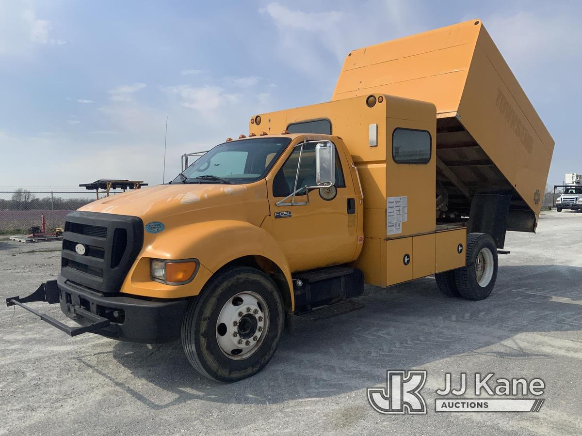 (Hawk Point, MO) 2008 Ford F650 Chipper Dump Truck Runs, Moves & Dump Bed Operates) (Body Damage