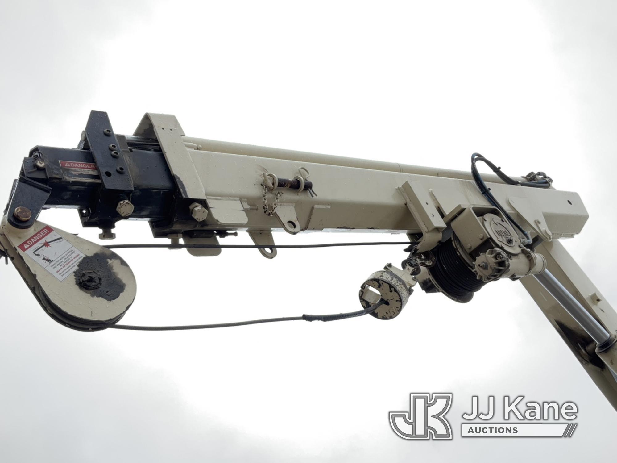 (Des Moines, IA) National N-50, Knuckleboom Crane mounted behind cab on 2004 International 4200 Stak