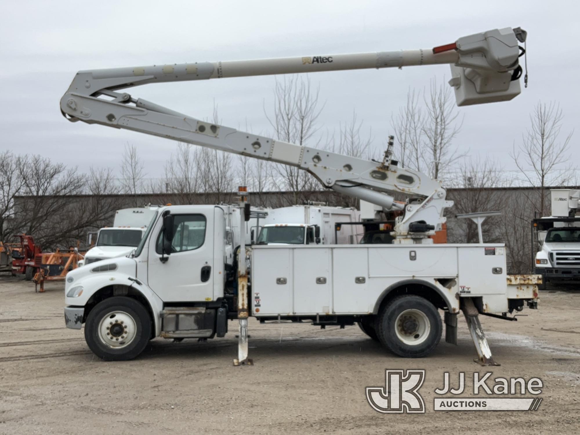 (Des Moines, IA) Altec AA55E, Material Handling Bucket Truck rear mounted on 2016 Freightliner M2 Ut