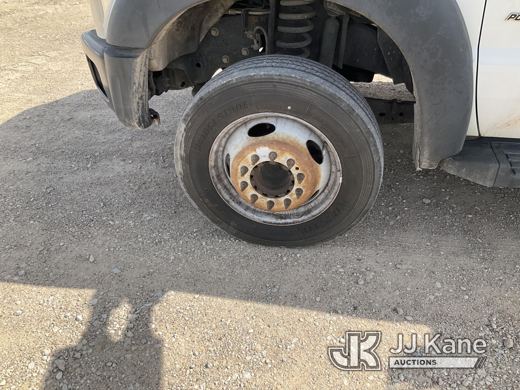 (Waxahachie, TX) 2016 Ford F550 URD/Flatbed Truck Runs & Moves) (Check Engine Light On, Exhaust Limi