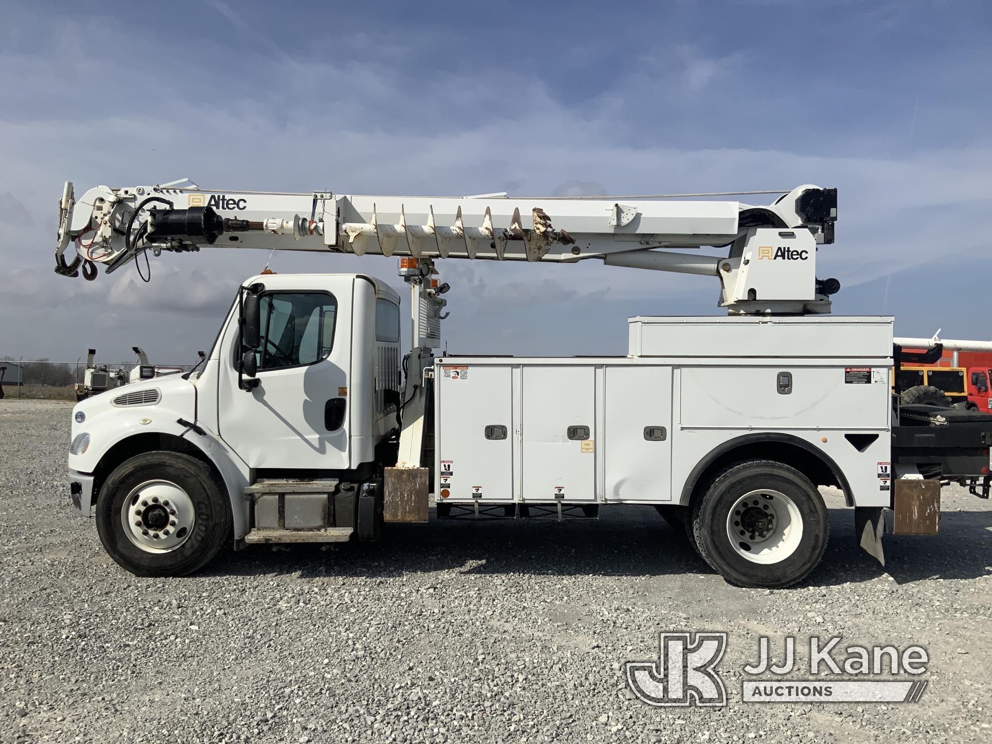 (Hawk Point, MO) Altec DM47B-TR, Digger Derrick rear mounted on 2017 Freightliner M2 106 Utility Tru