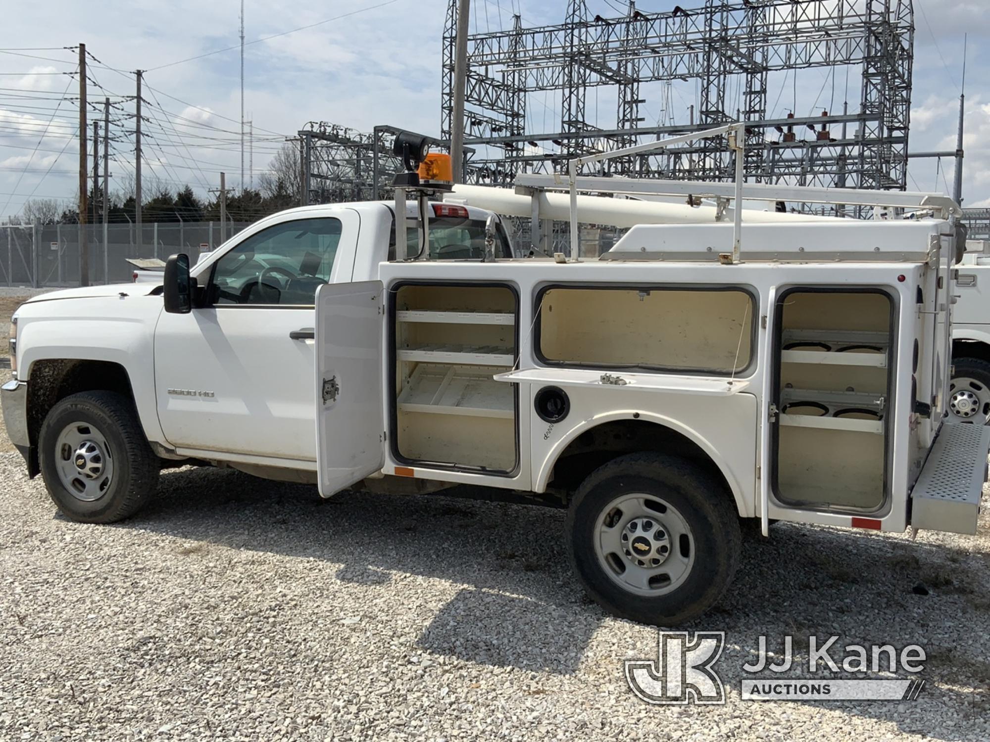 (Joplin, MO) 2015 Chevrolet Silverado 2500HD Enclosed Service Truck Runs and Moves