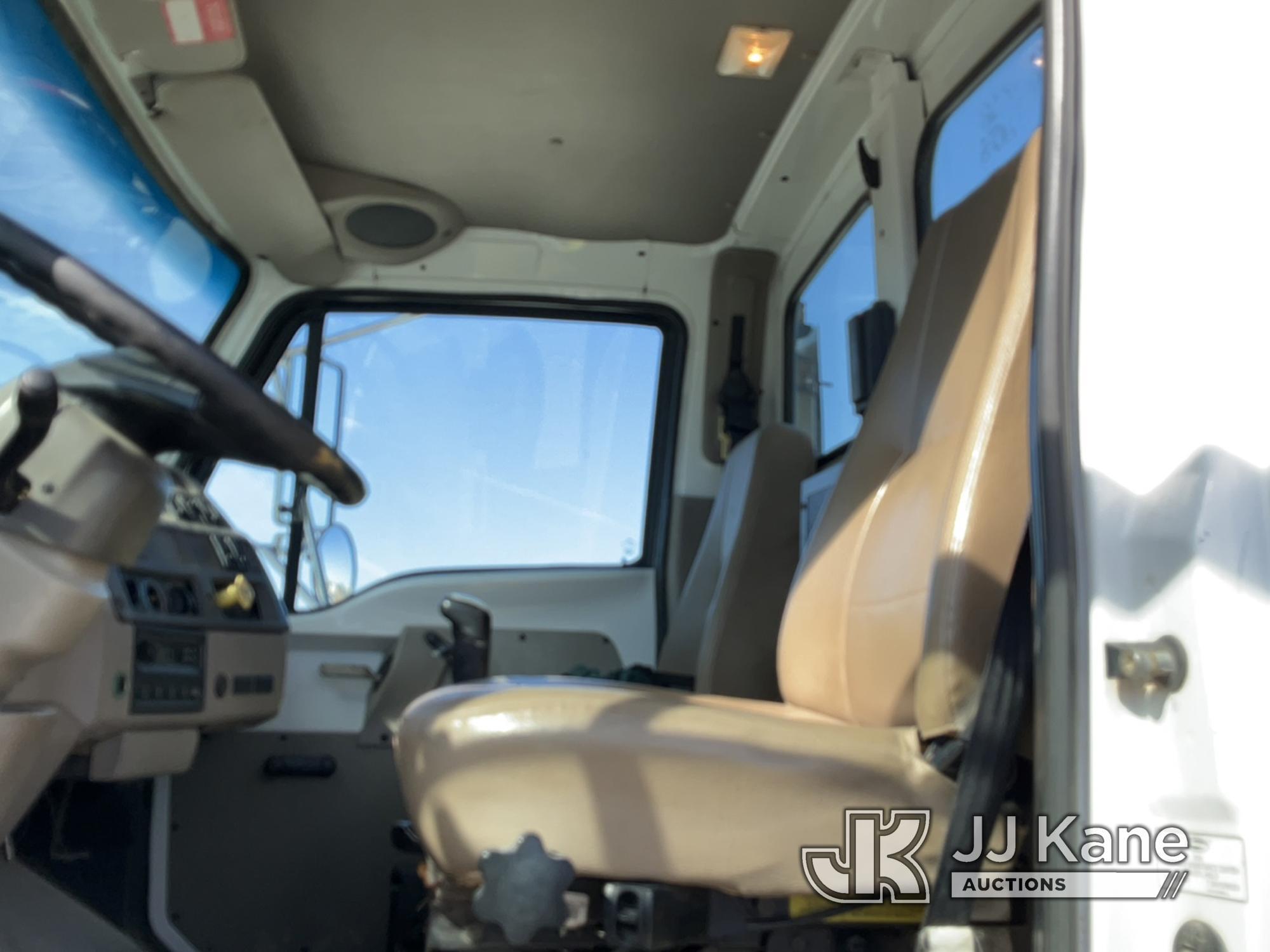 (Hawk Point, MO) Altec AC35-127S, 35 Ton, Hydraulic Truck Crane rear mounted on 2005 Sterling LT9500