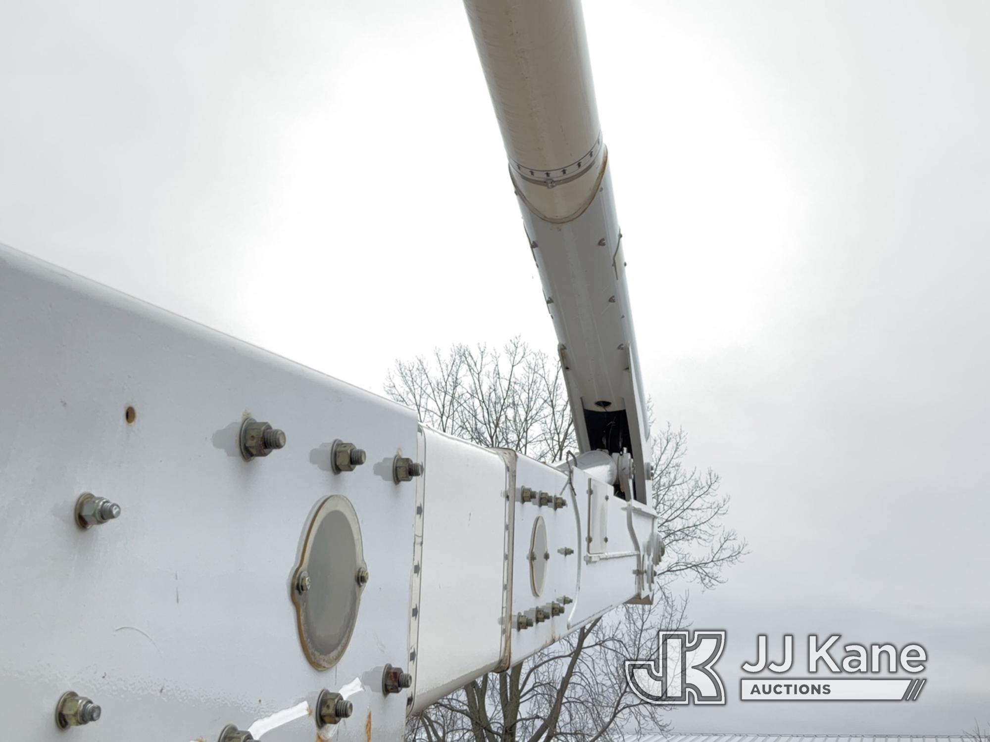 (Des Moines, IA) Altec AA55E, Material Handling Bucket Truck rear mounted on 2016 Freightliner M2 Ut