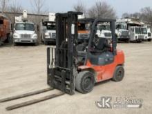 2005 Toyota 7FGU32 Pneumatic Tired Forklift Runs, Moves, Operates